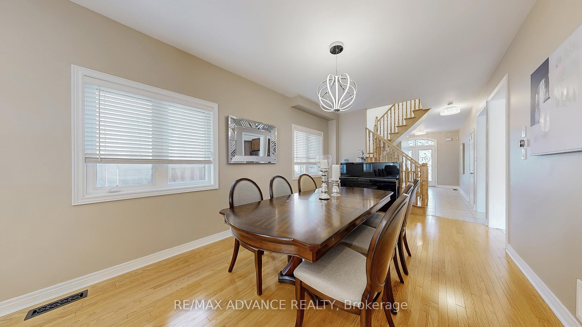 Photo 8 of 151 Laramie Crescent, Vaughan, Patterson — HOMEH