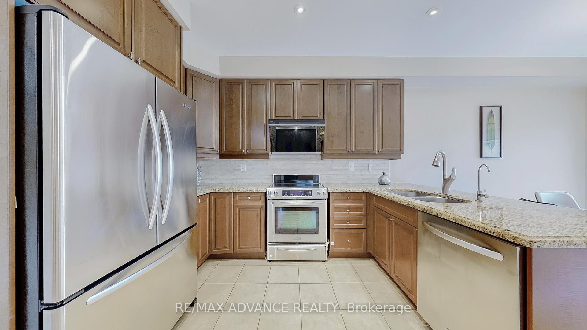 Photo 11 of 151 Laramie Crescent, Vaughan, Patterson — HOMEH