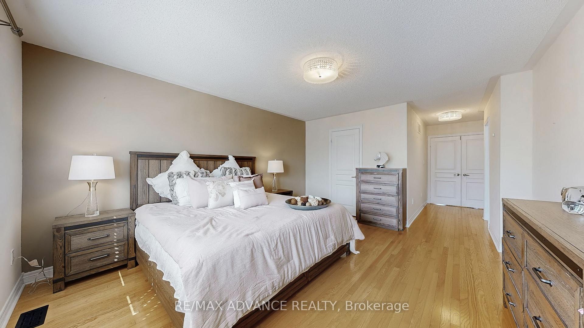 Photo 17 of 151 Laramie Crescent, Vaughan, Patterson — HOMEH