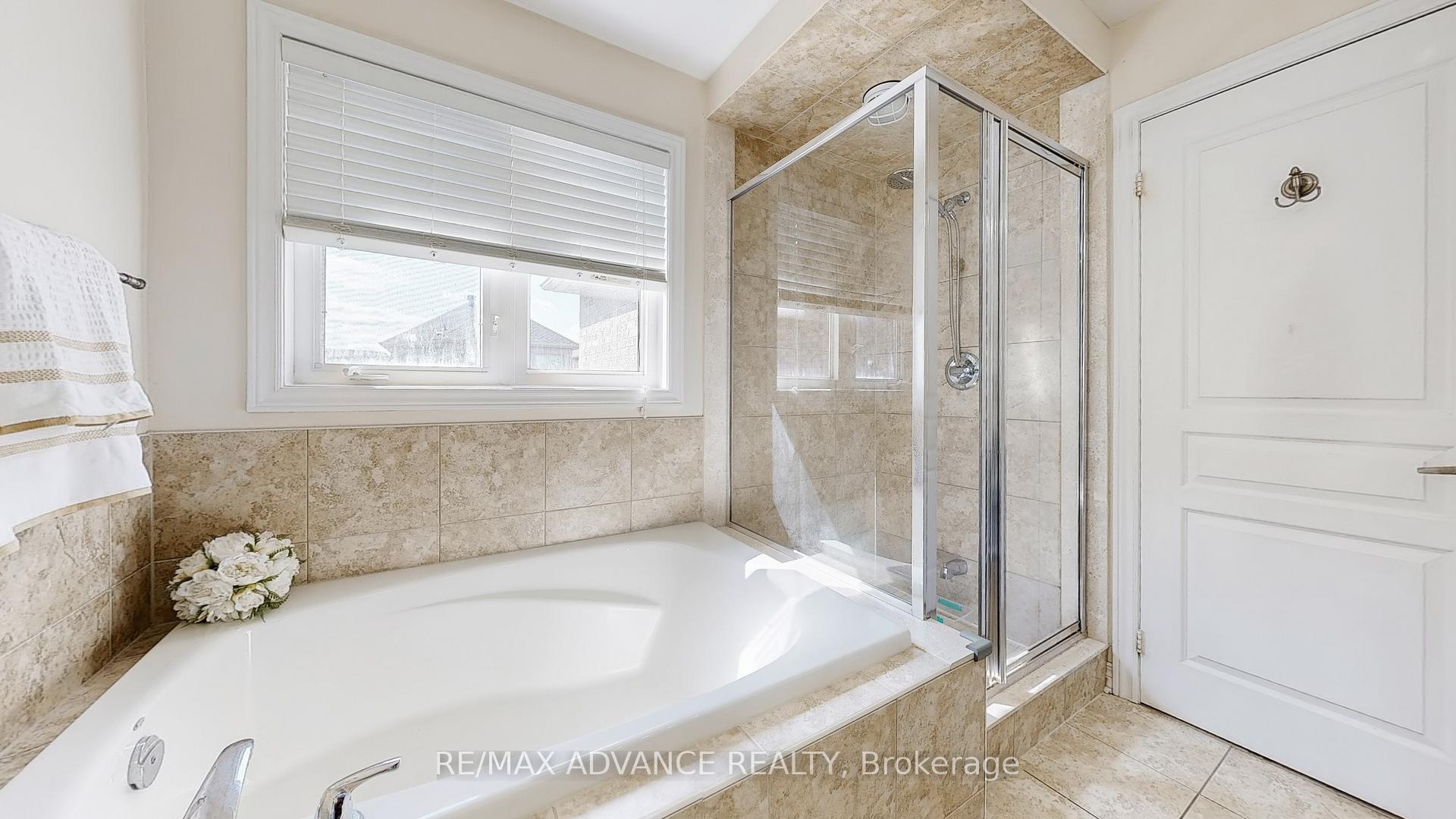Photo 20 of 151 Laramie Crescent, Vaughan, Patterson — HOMEH