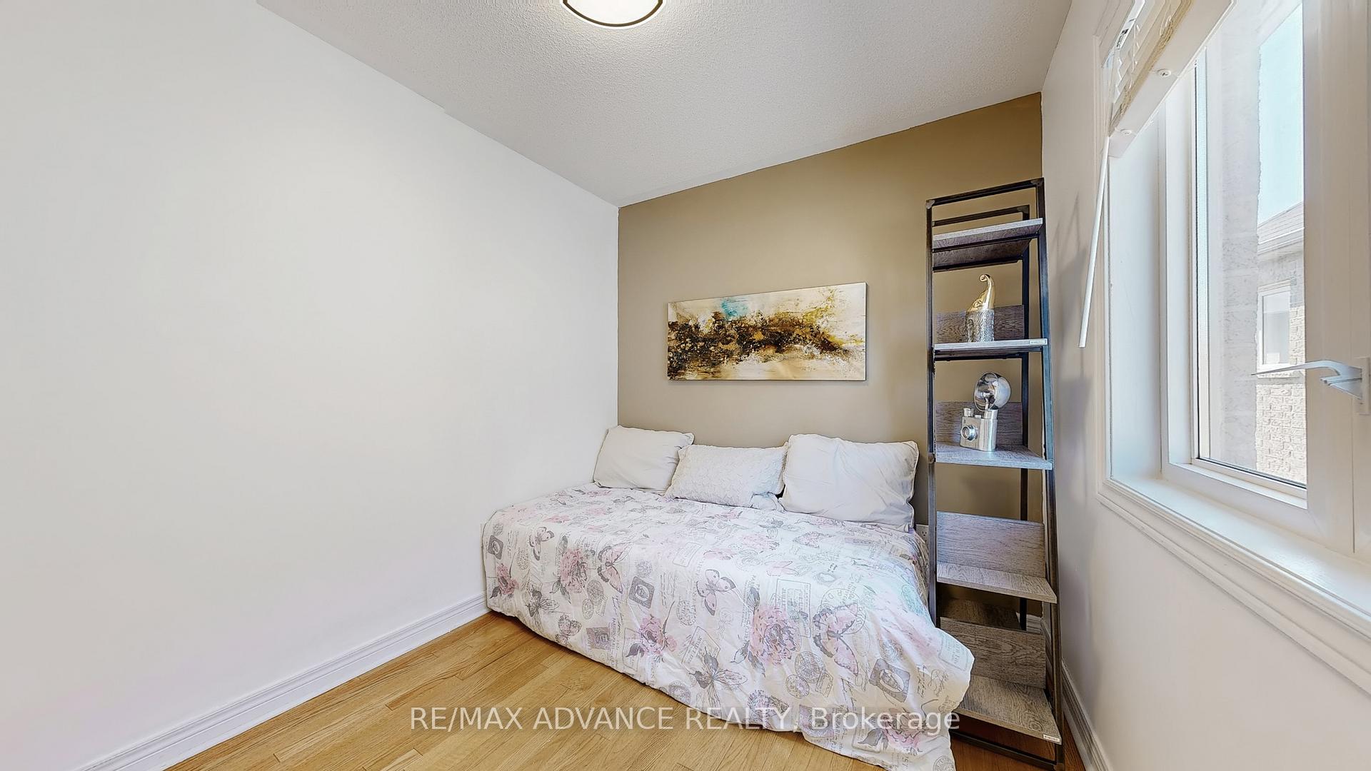 Photo 21 of 151 Laramie Crescent, Vaughan, Patterson — HOMEH