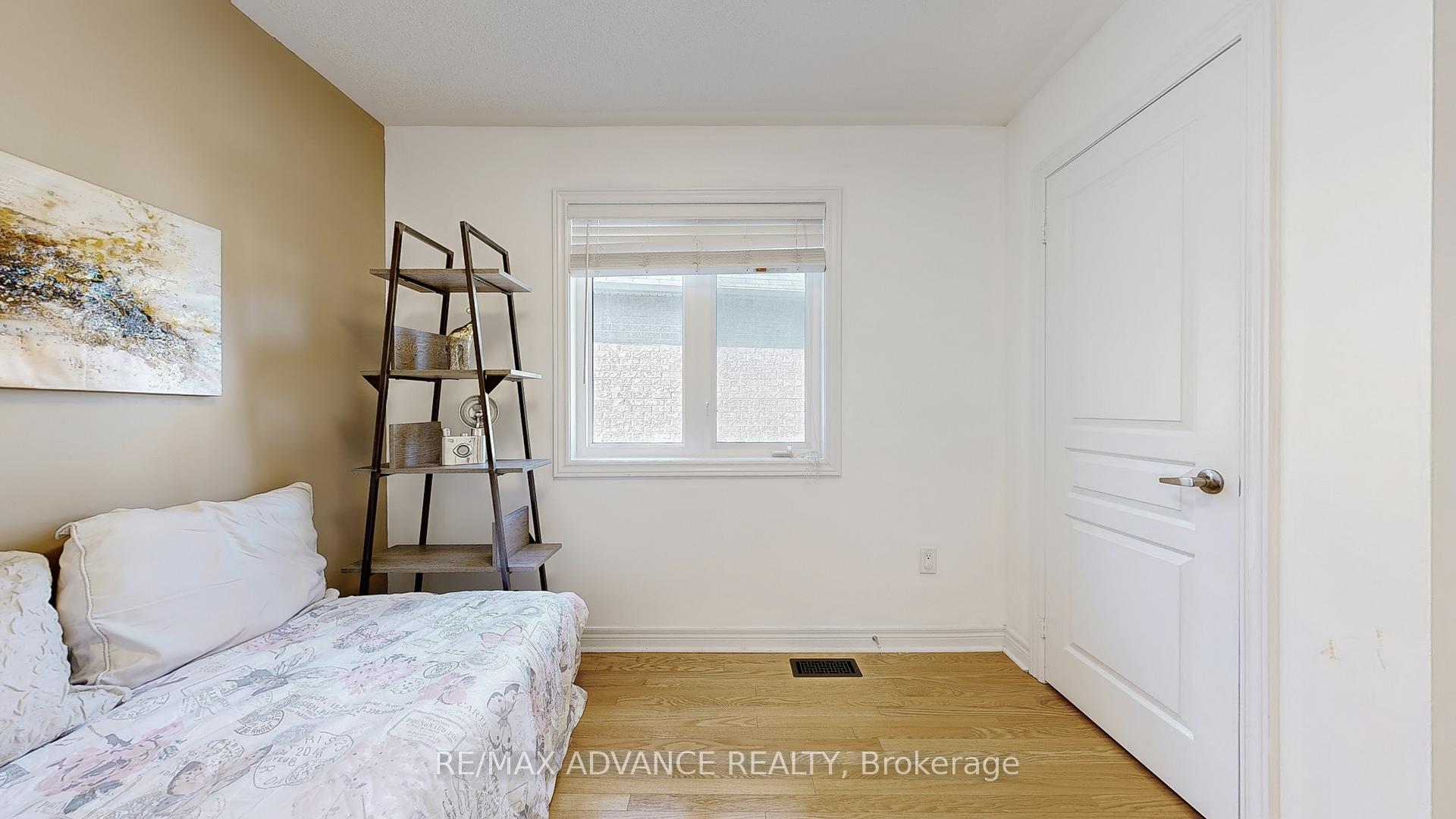 Photo 22 of 151 Laramie Crescent, Vaughan, Patterson — HOMEH