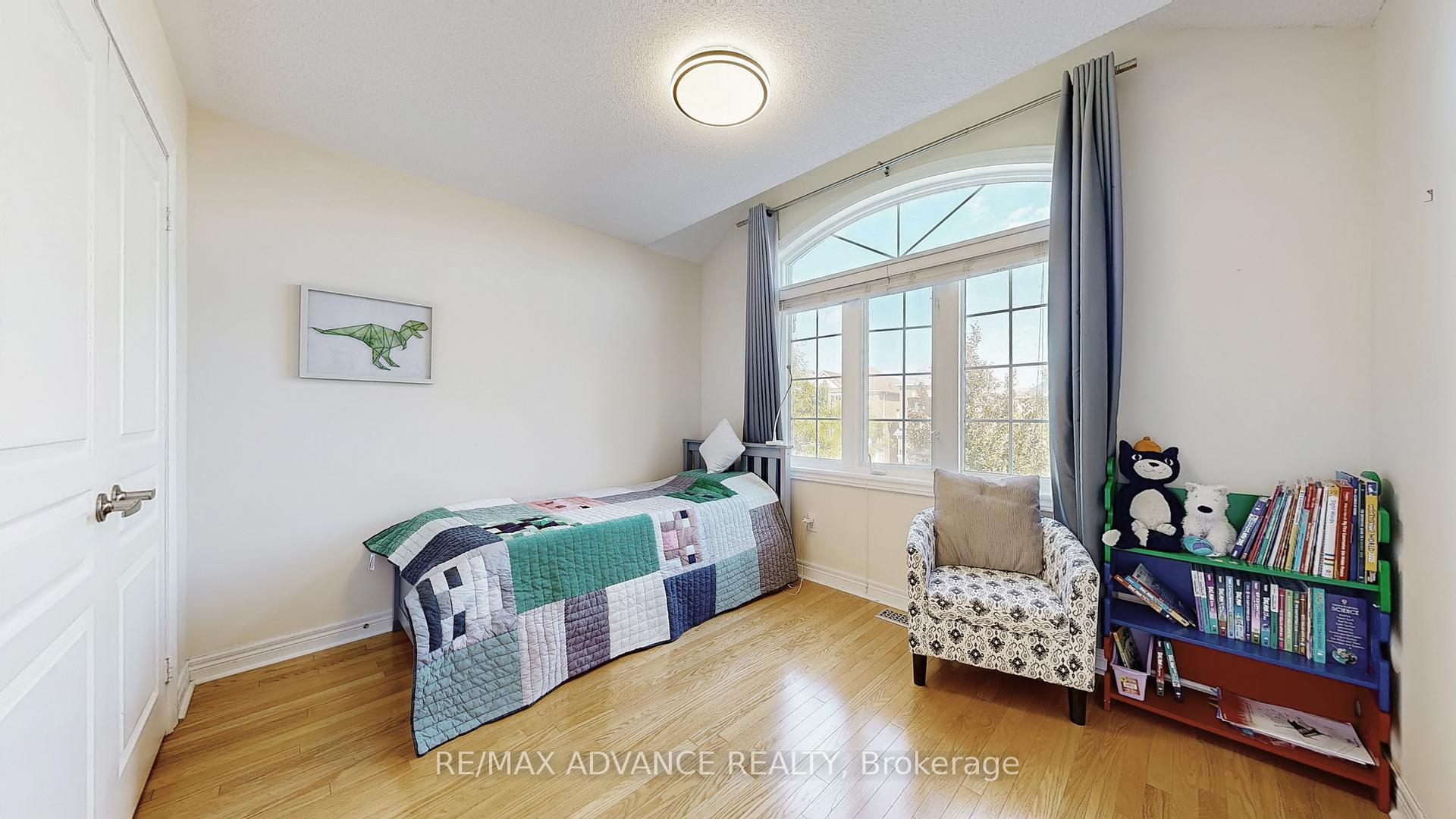 Photo 25 of 151 Laramie Crescent, Vaughan, Patterson — HOMEH