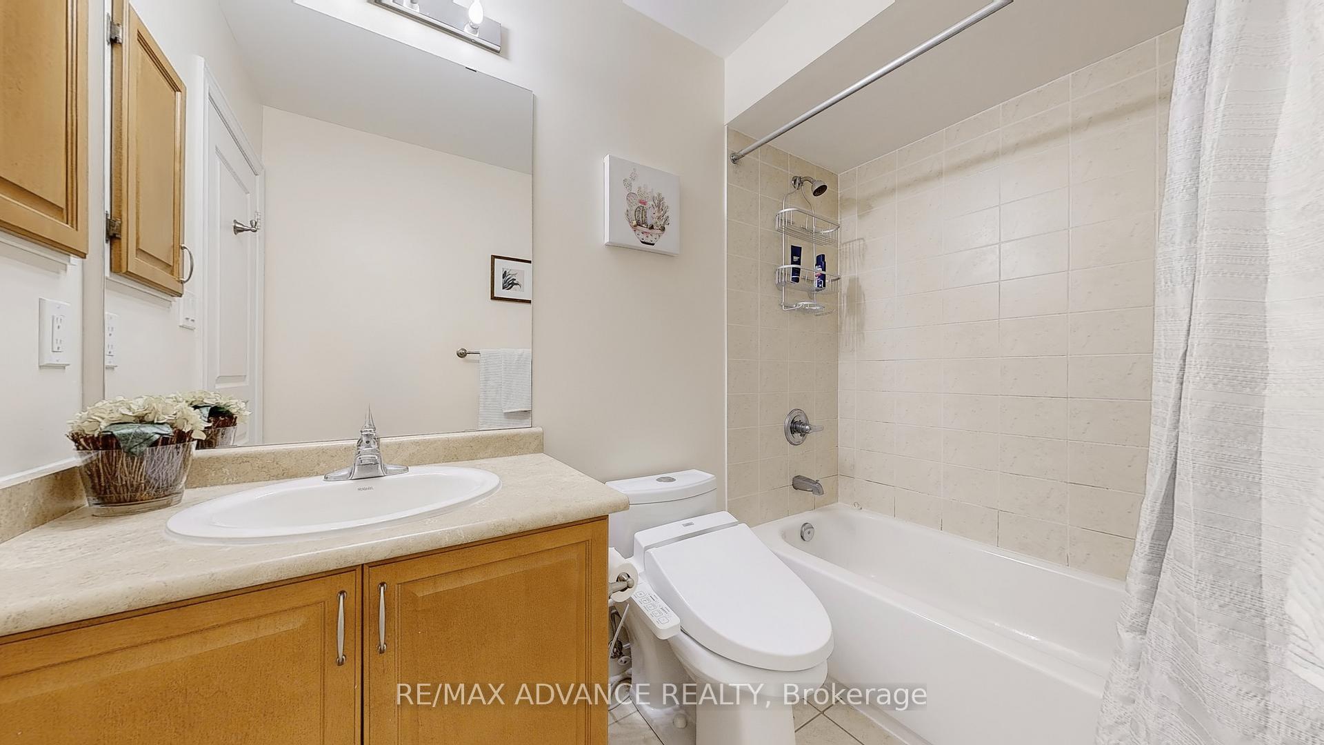 Photo 27 of 151 Laramie Crescent, Vaughan, Patterson — HOMEH