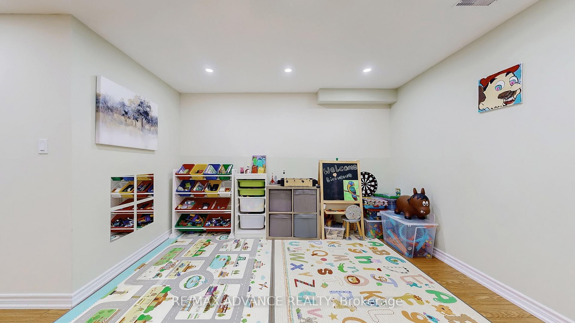 Photo 33 of 151 Laramie Crescent, Vaughan, Patterson — HOMEH