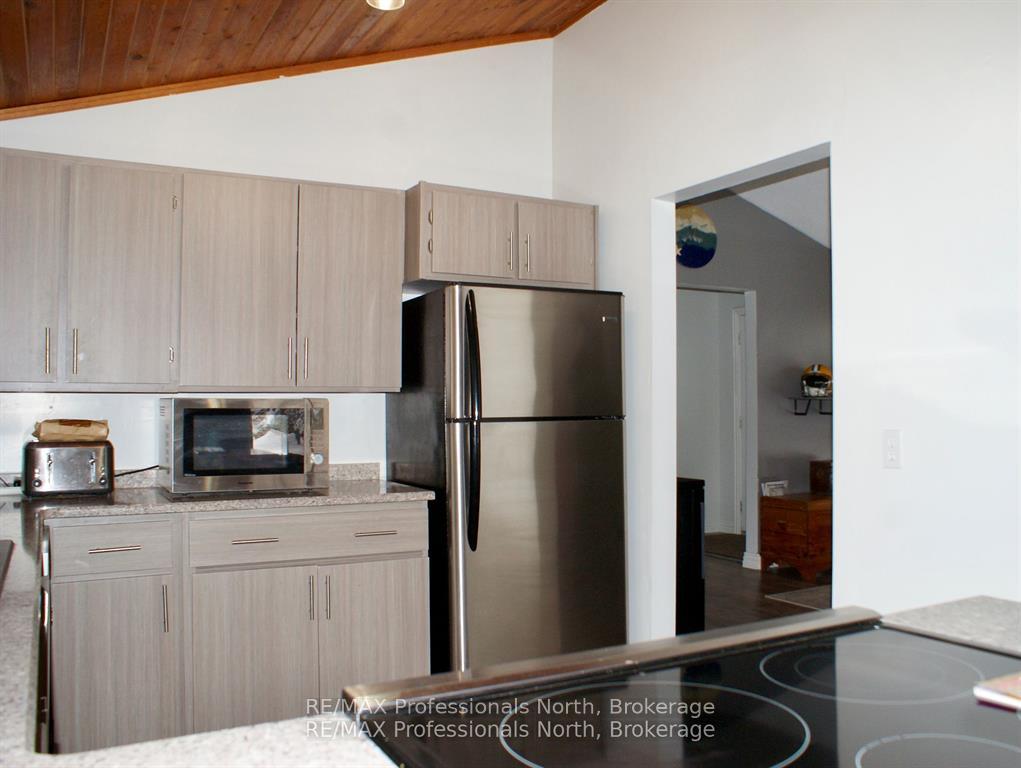 Photo 15 of 1012 Parasol Drive, Algonquin Highlands, Stanhope — HOMEH