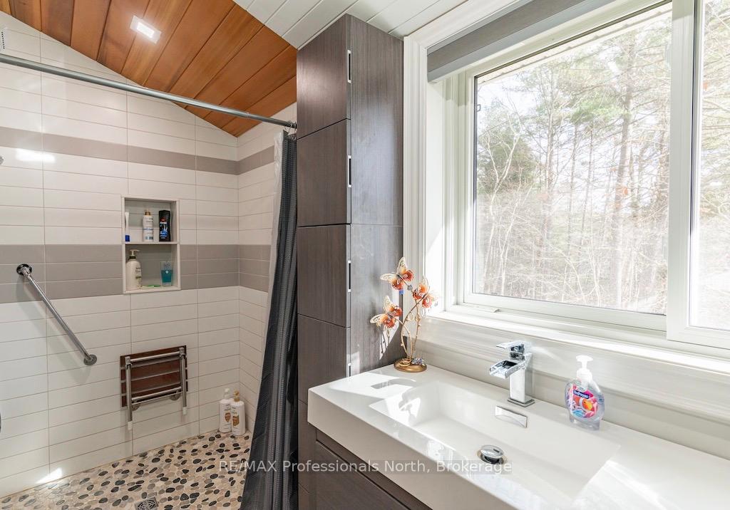 Photo 26 of 1012 Parasol Drive, Algonquin Highlands, Stanhope — HOMEH