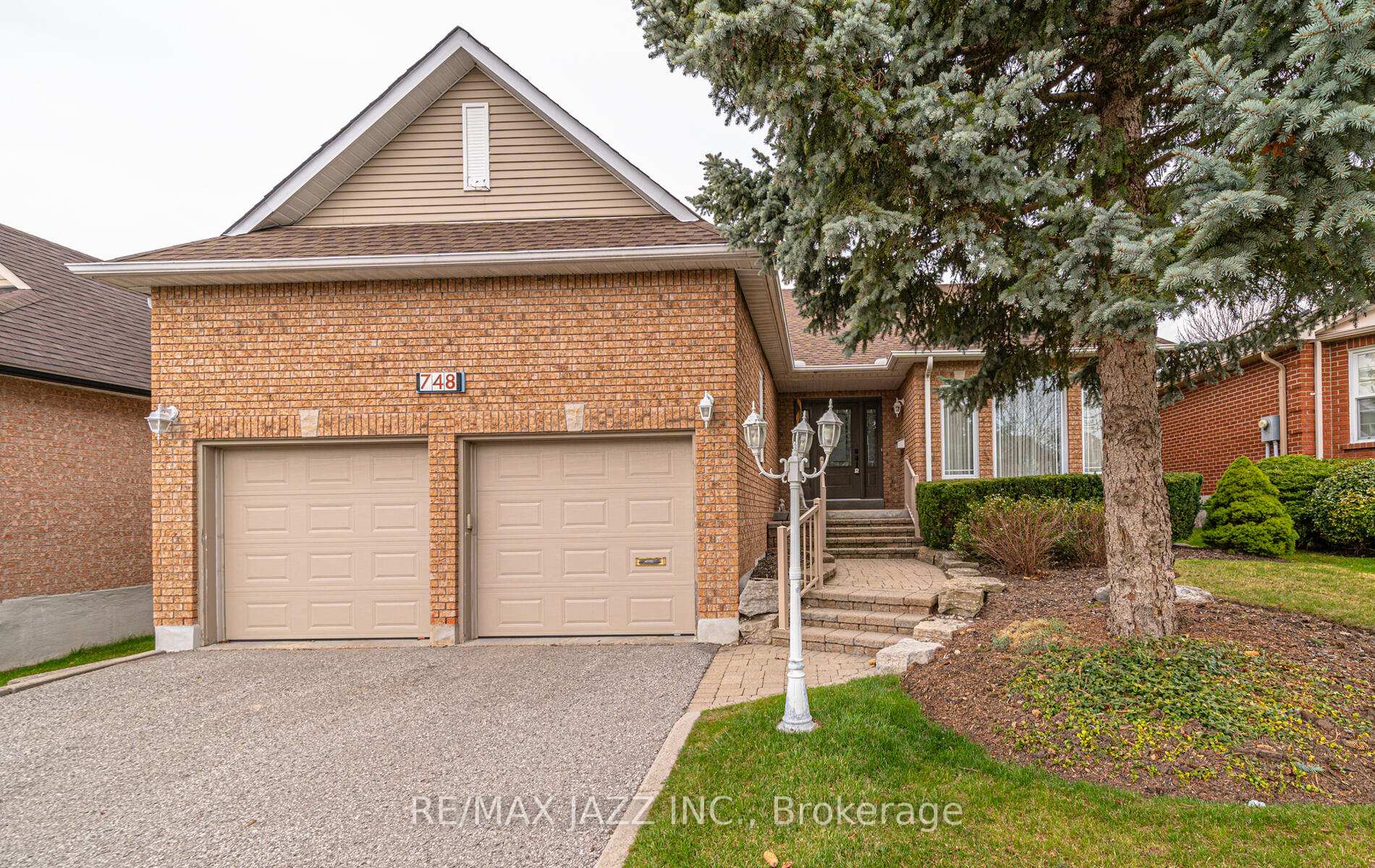 Front of 748 Pebble Court