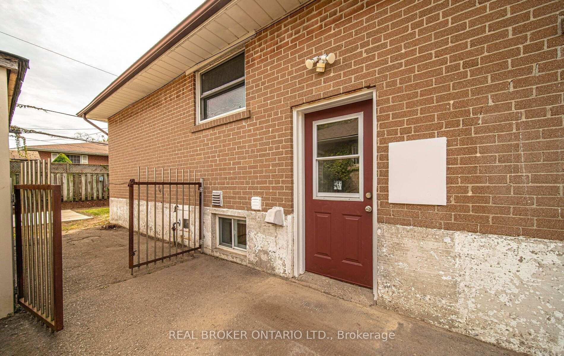 Photo 2 of Unit Bsmt 3, 1353 Poprad Avenue, Pickering, Bay Ridges — HOMEH