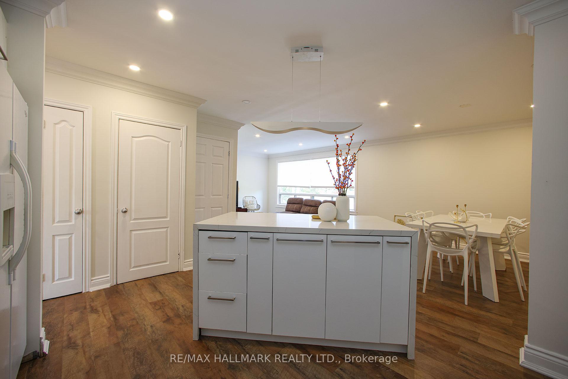 Photo 9 of 33 Patrick Drive, Aurora, Aurora Highlands — HOMEH