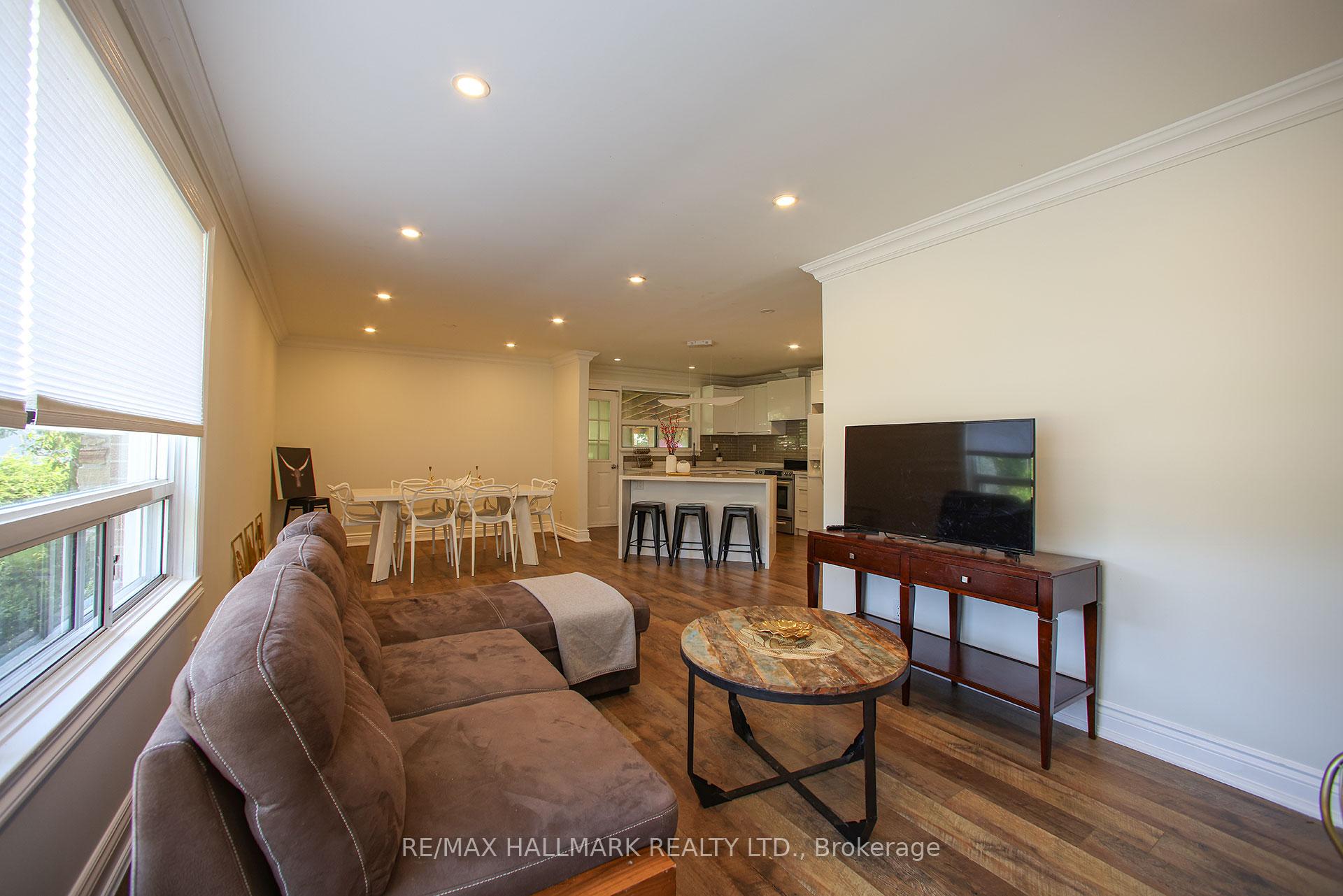 Photo 11 of 33 Patrick Drive, Aurora, Aurora Highlands — HOMEH