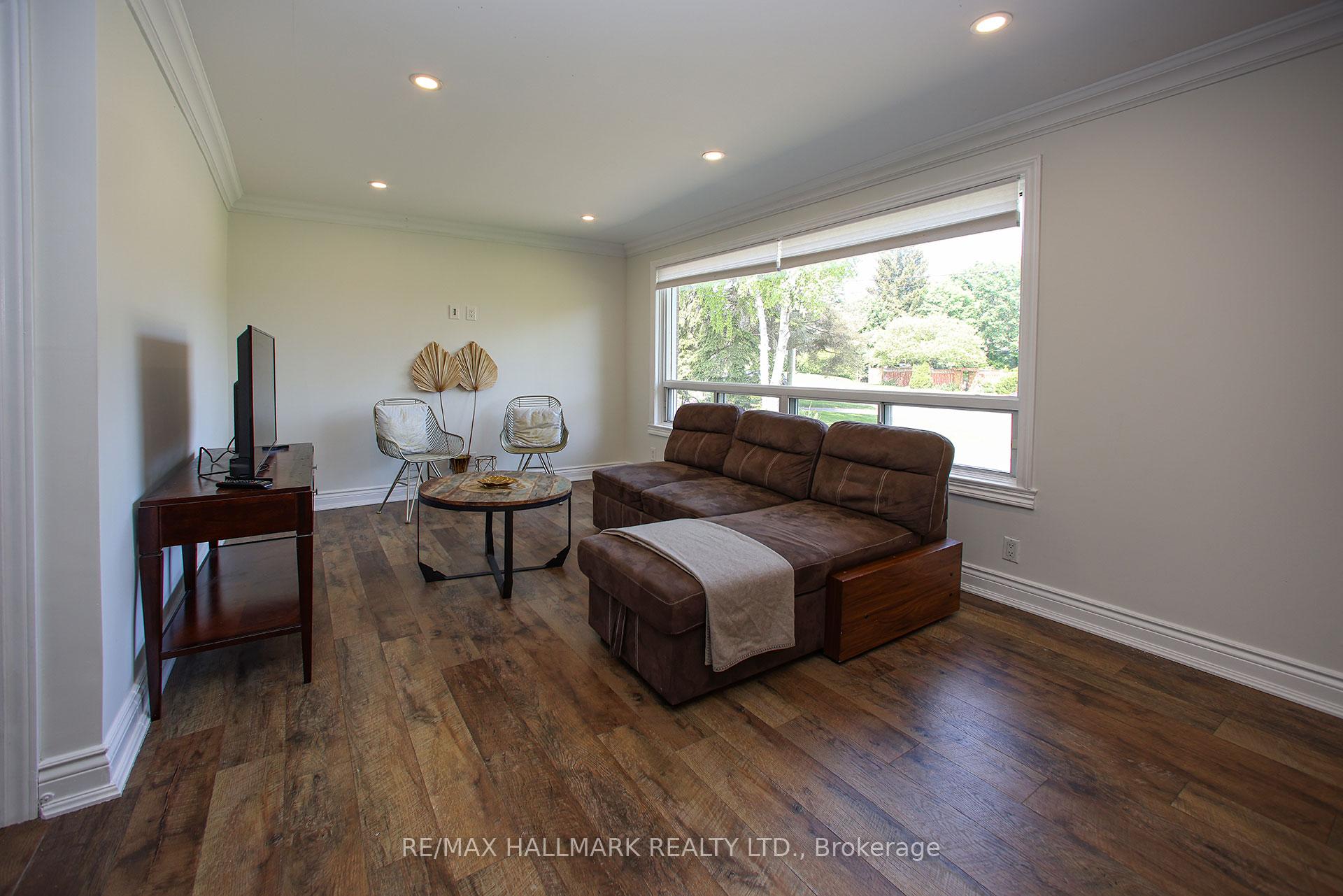 Photo 14 of 33 Patrick Drive, Aurora, Aurora Highlands — HOMEH