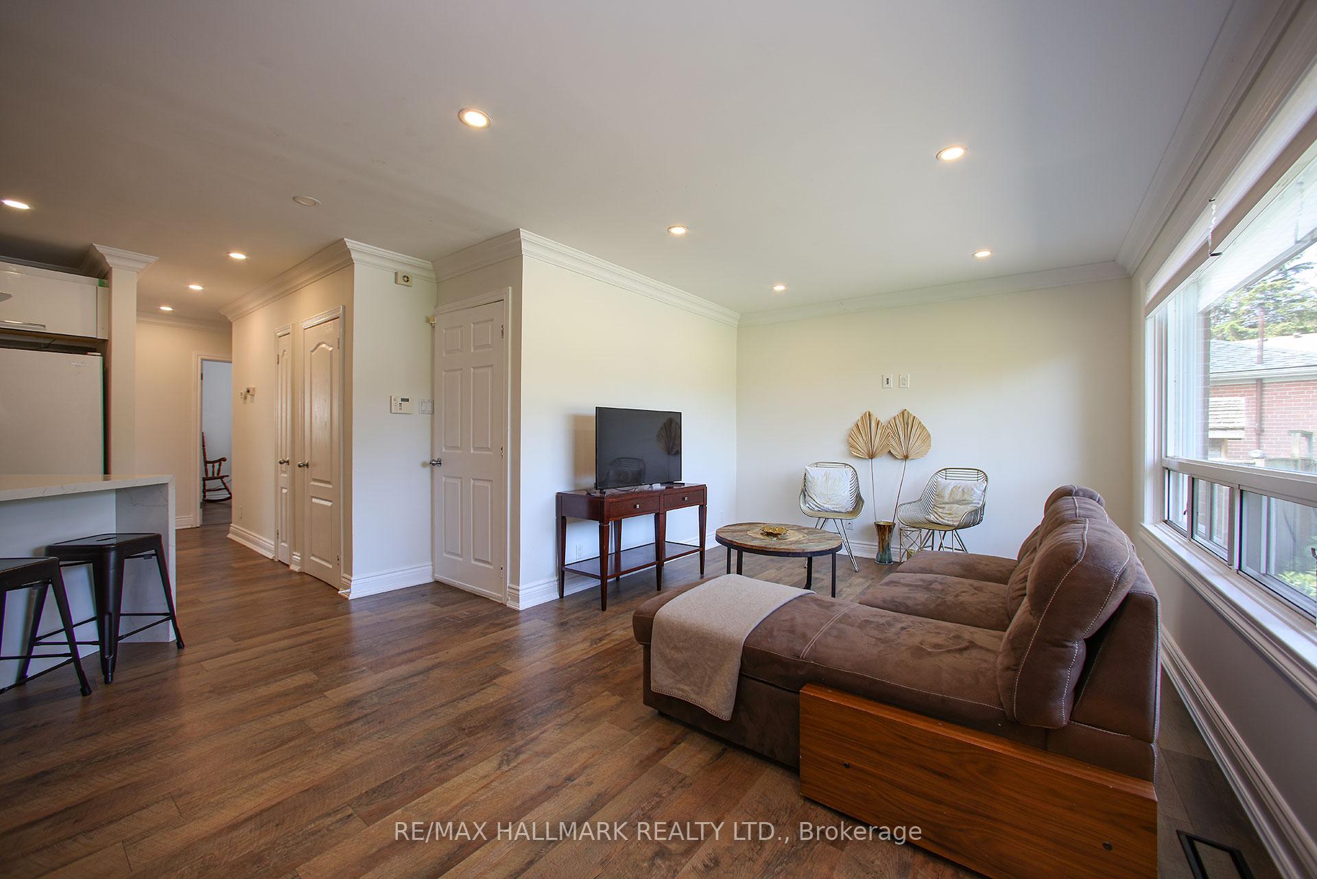 Photo 16 of 33 Patrick Drive, Aurora, Aurora Highlands — HOMEH