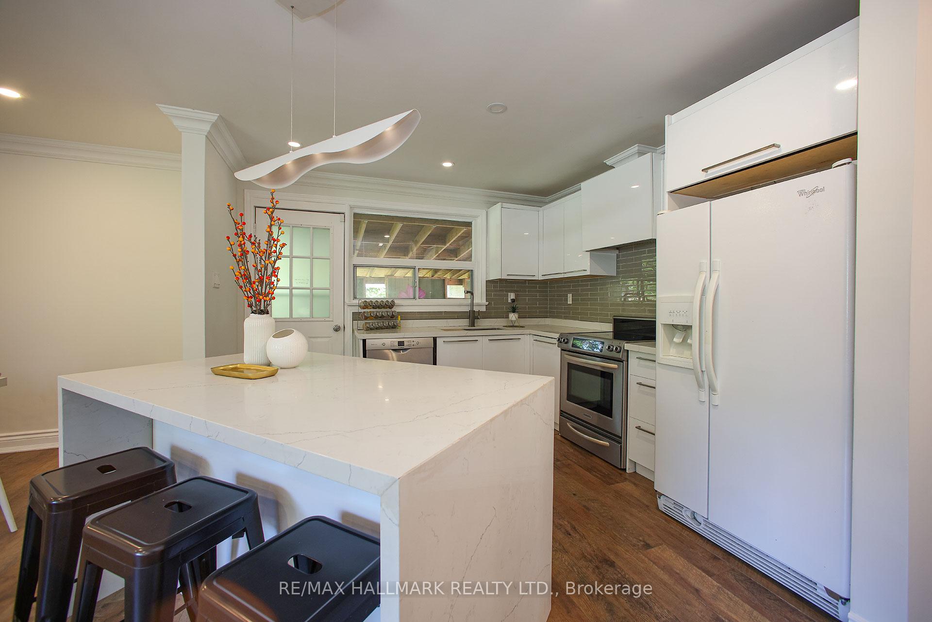 Photo 18 of 33 Patrick Drive, Aurora, Aurora Highlands — HOMEH