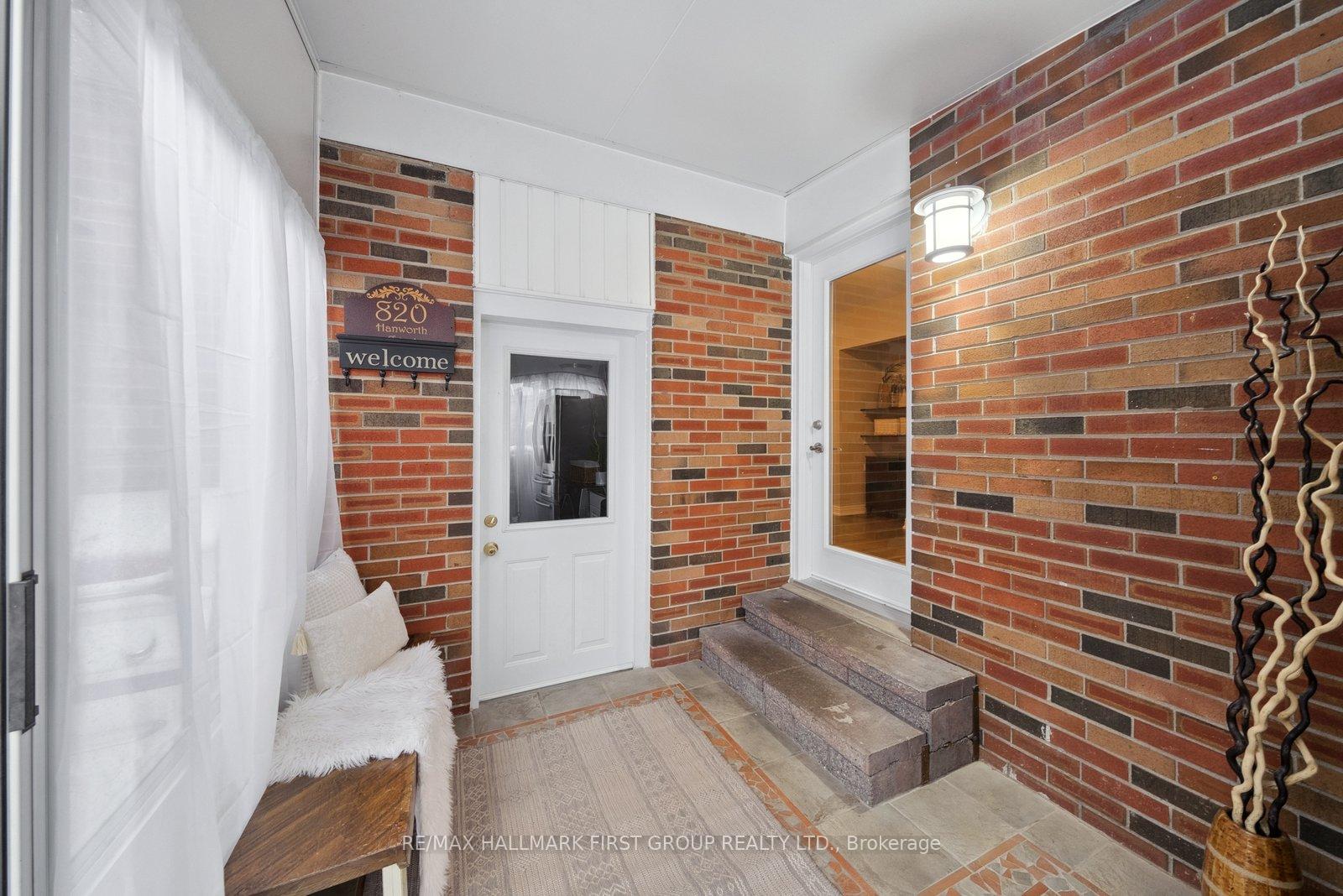 Photo 15 of 820 Hanworth Court, Pickering, West Shore — HOMEH