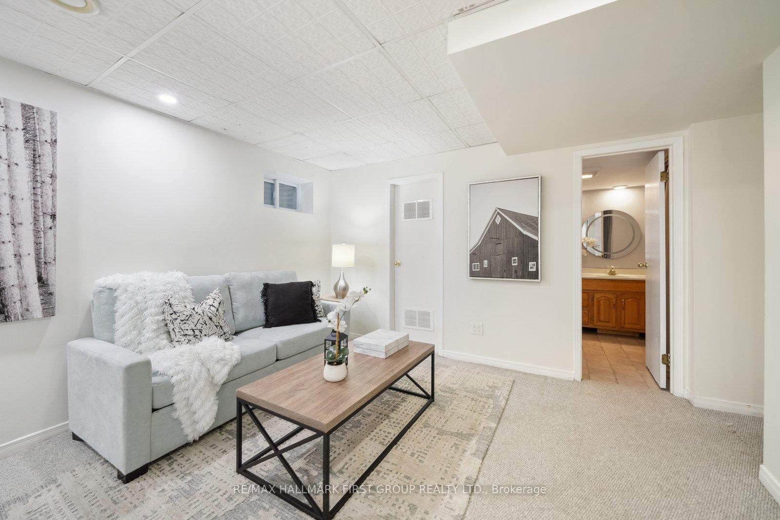 Photo 32 of 820 Hanworth Court, Pickering, West Shore — HOMEH