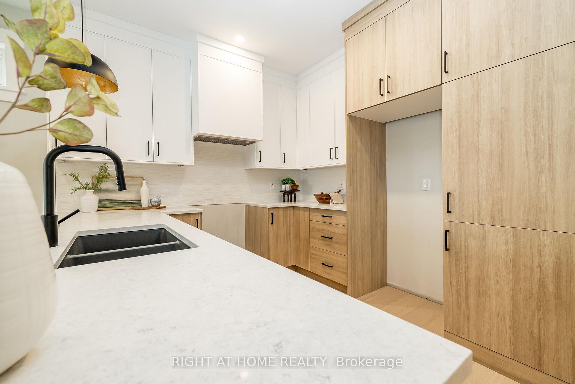 Photo 11 of Unit B, 8 Gardner Street, Arnprior — HOMEH