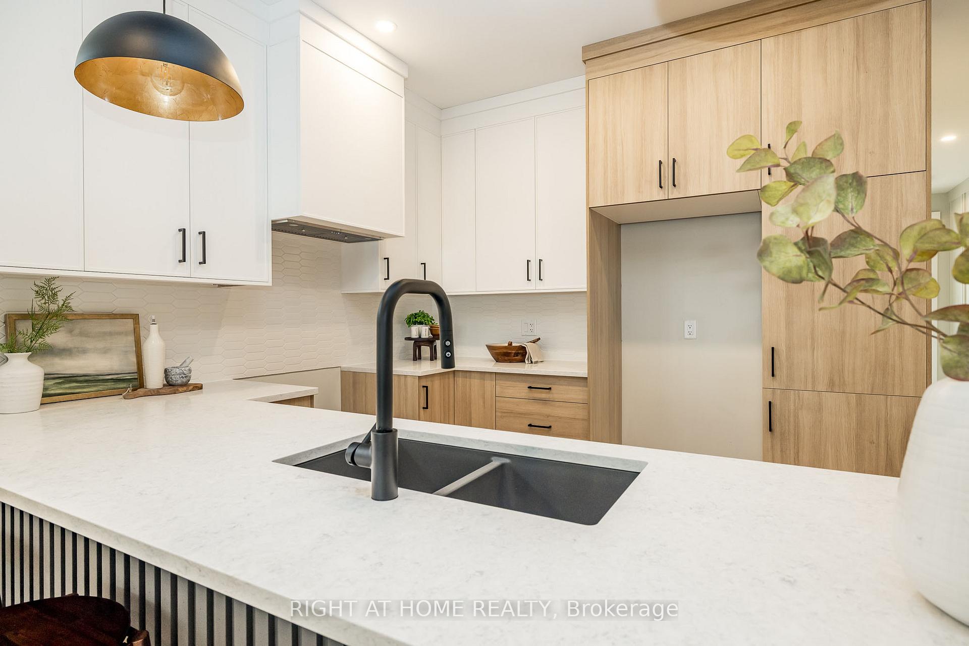 Photo 13 of Unit B, 8 Gardner Street, Arnprior — HOMEH