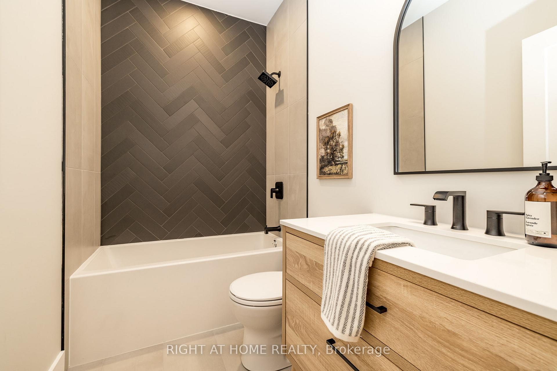 Photo 25 of Unit B, 8 Gardner Street, Arnprior — HOMEH