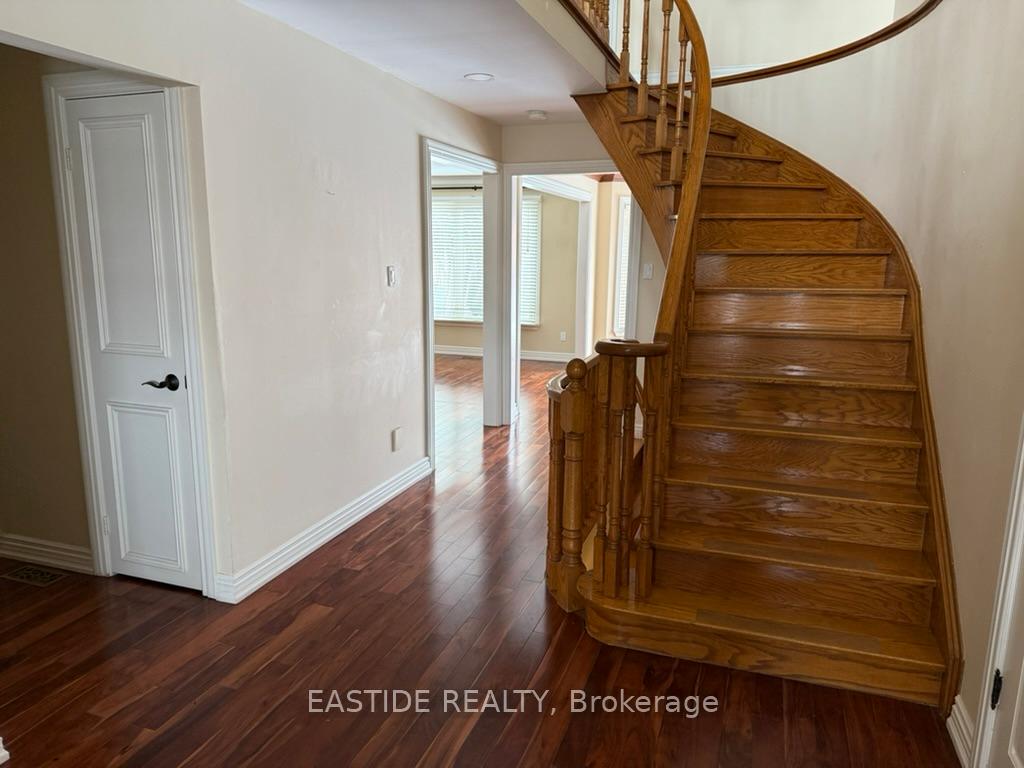 Photo 2 of 54 Liskeard Circle, Vaughan, East Woodbridge — HOMEH