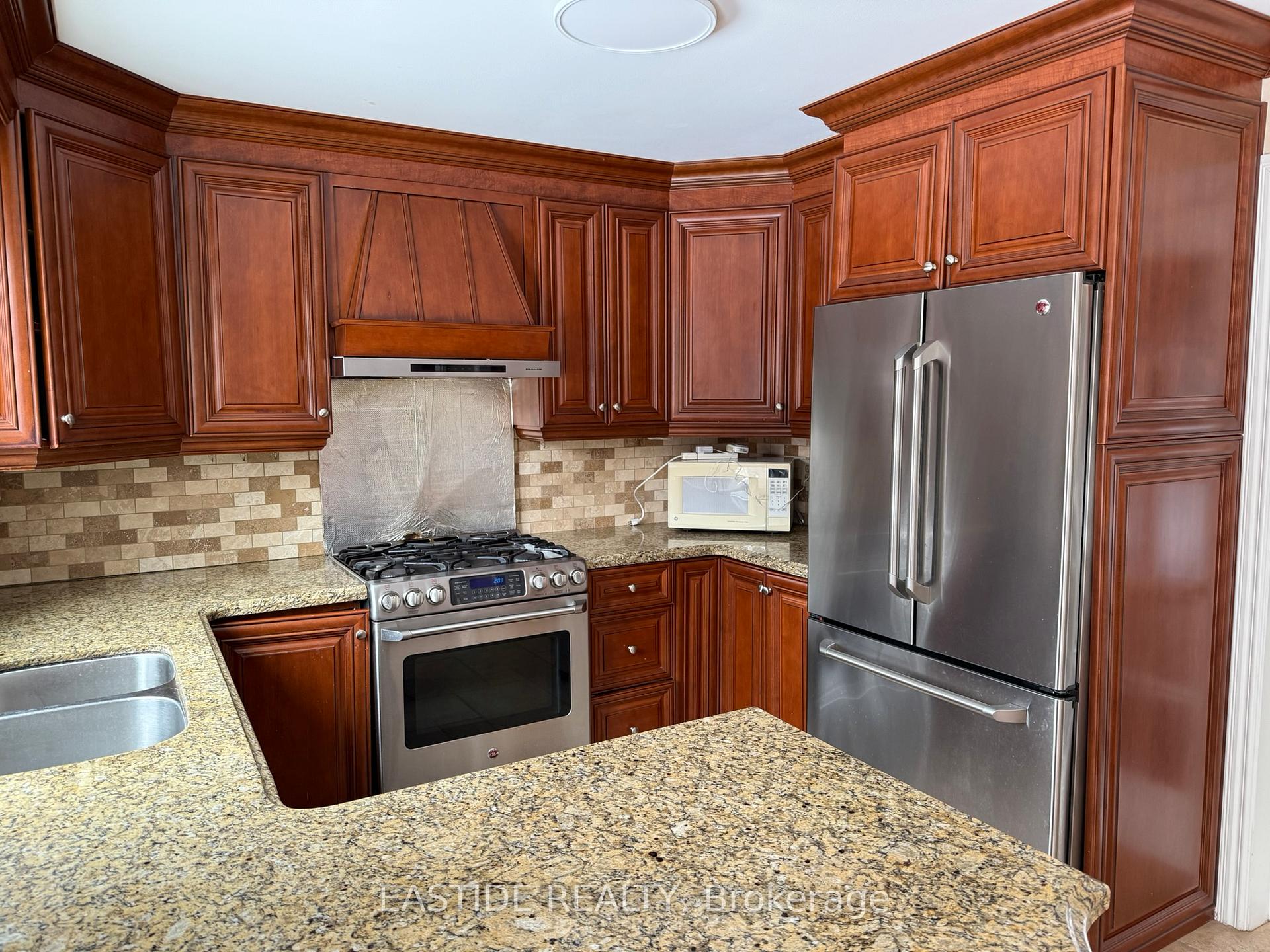 Photo 5 of 54 Liskeard Circle, Vaughan, East Woodbridge — HOMEH