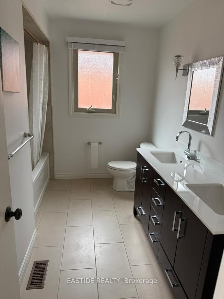 Photo 21 of 54 Liskeard Circle, Vaughan, East Woodbridge — HOMEH