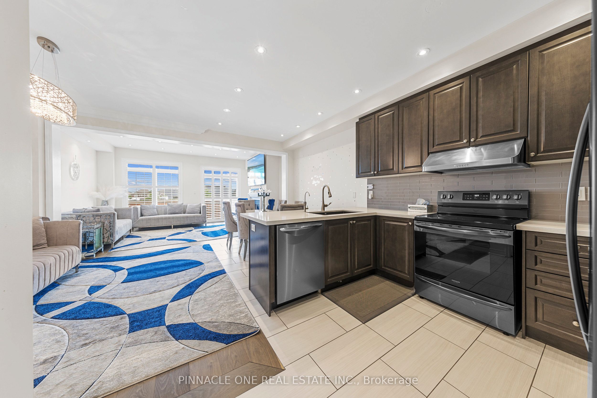 Photo 42 of 142 Sky Harbour Drive, Brampton, Brampton West — HOMEH