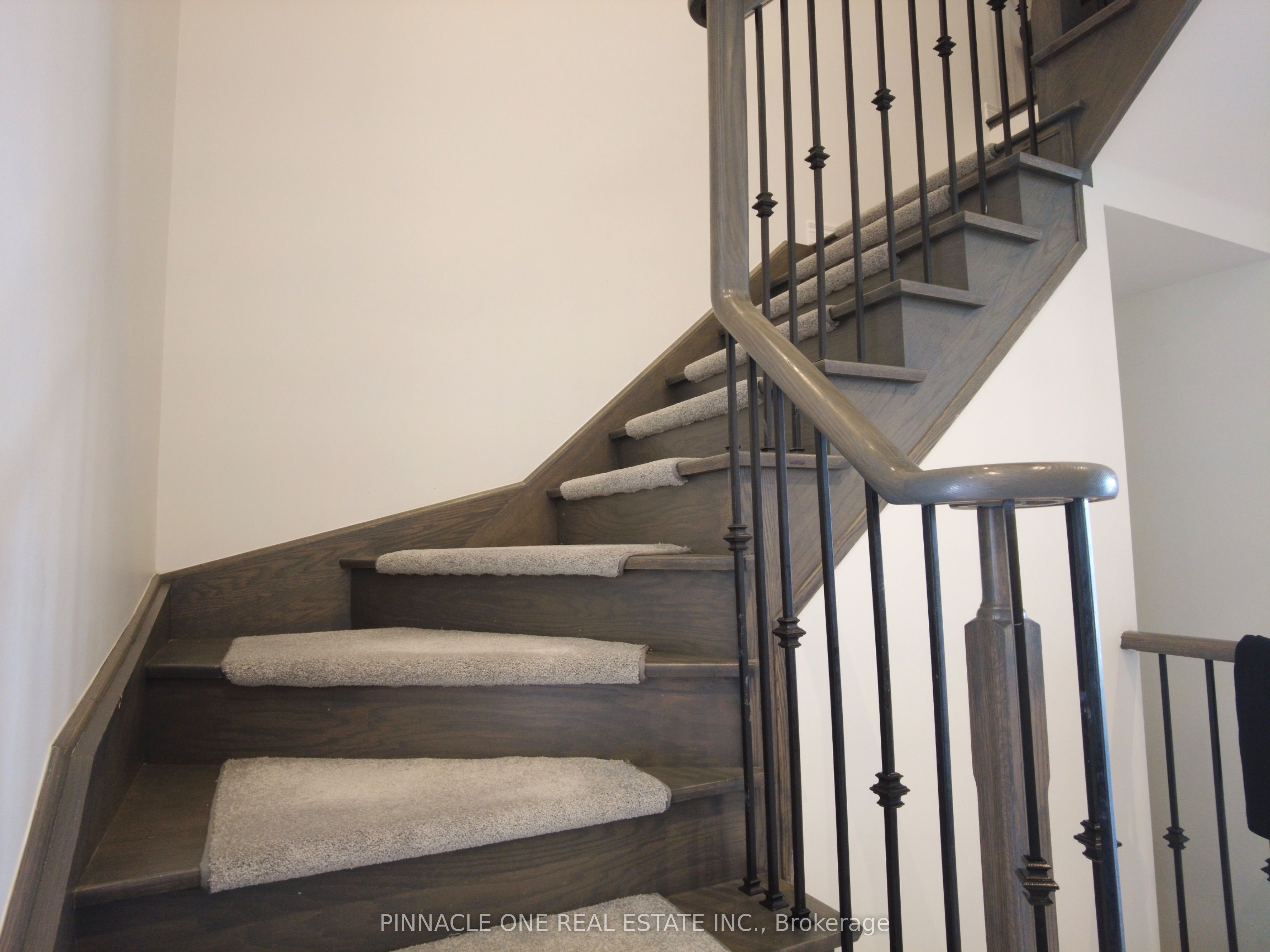 Photo 48 of 142 Sky Harbour Drive, Brampton, Brampton West — HOMEH