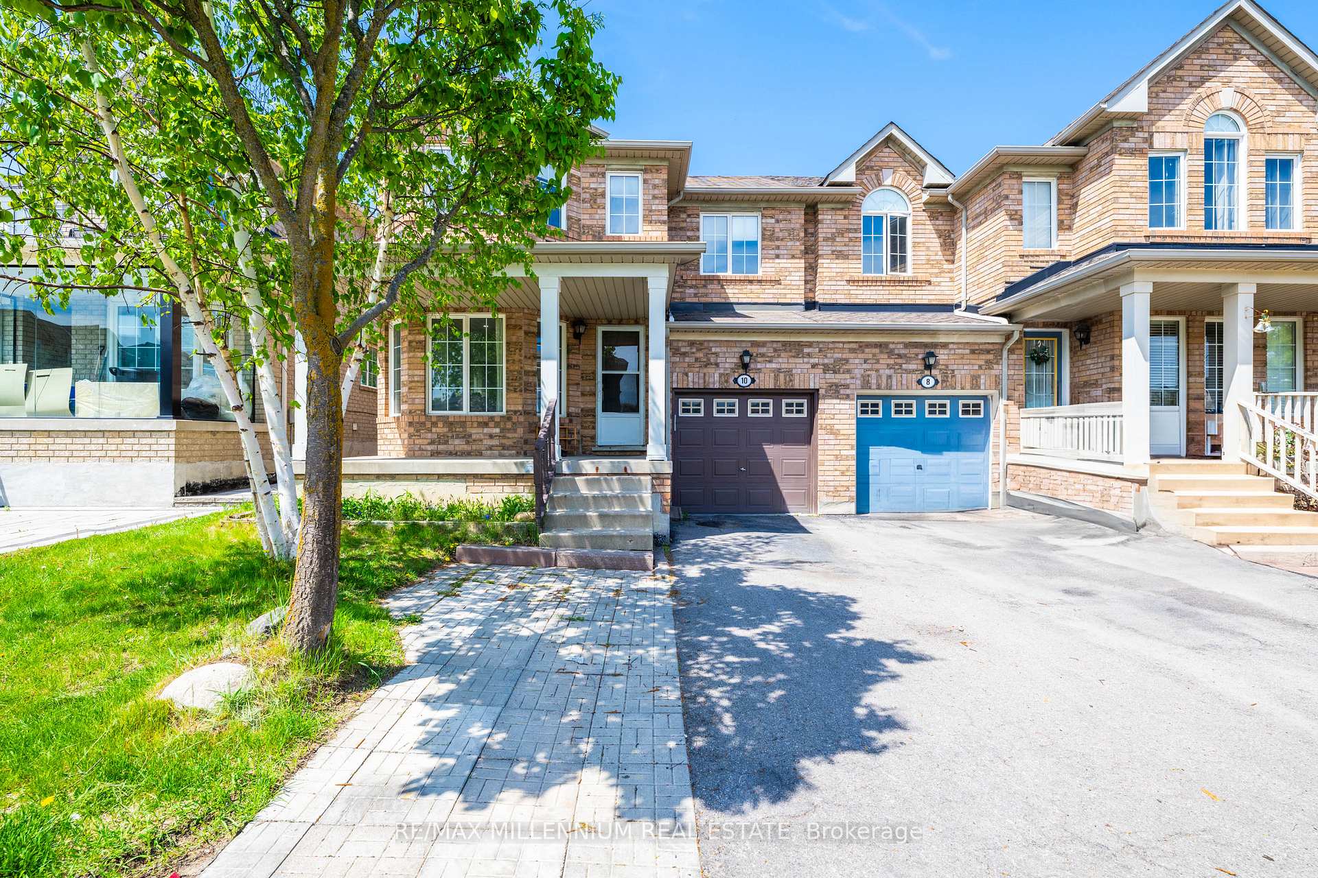 Front of 10 Mainland Crescent E