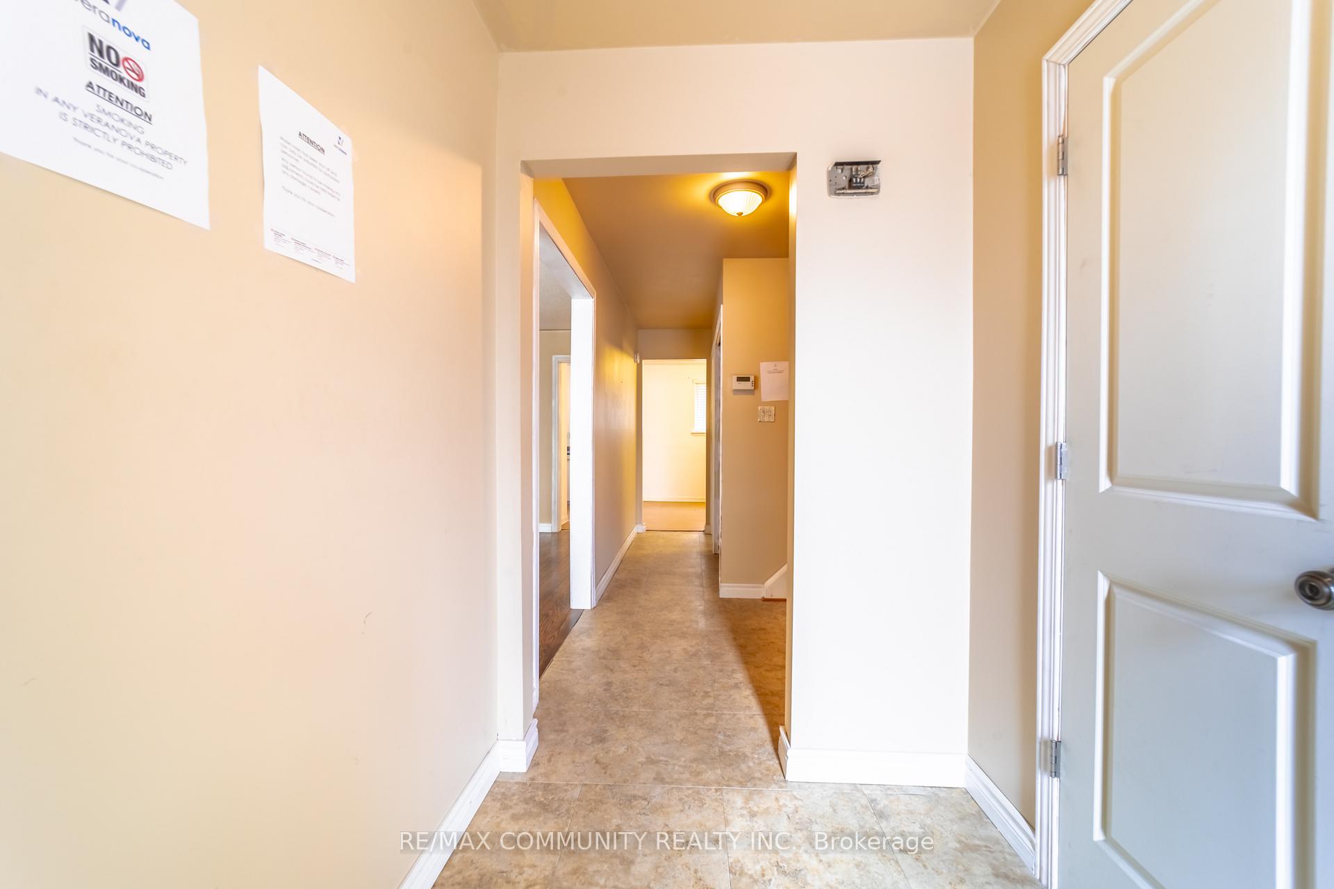 Photo 4 of 906 Marinet Crescent, Pickering, West Shore — HOMEH