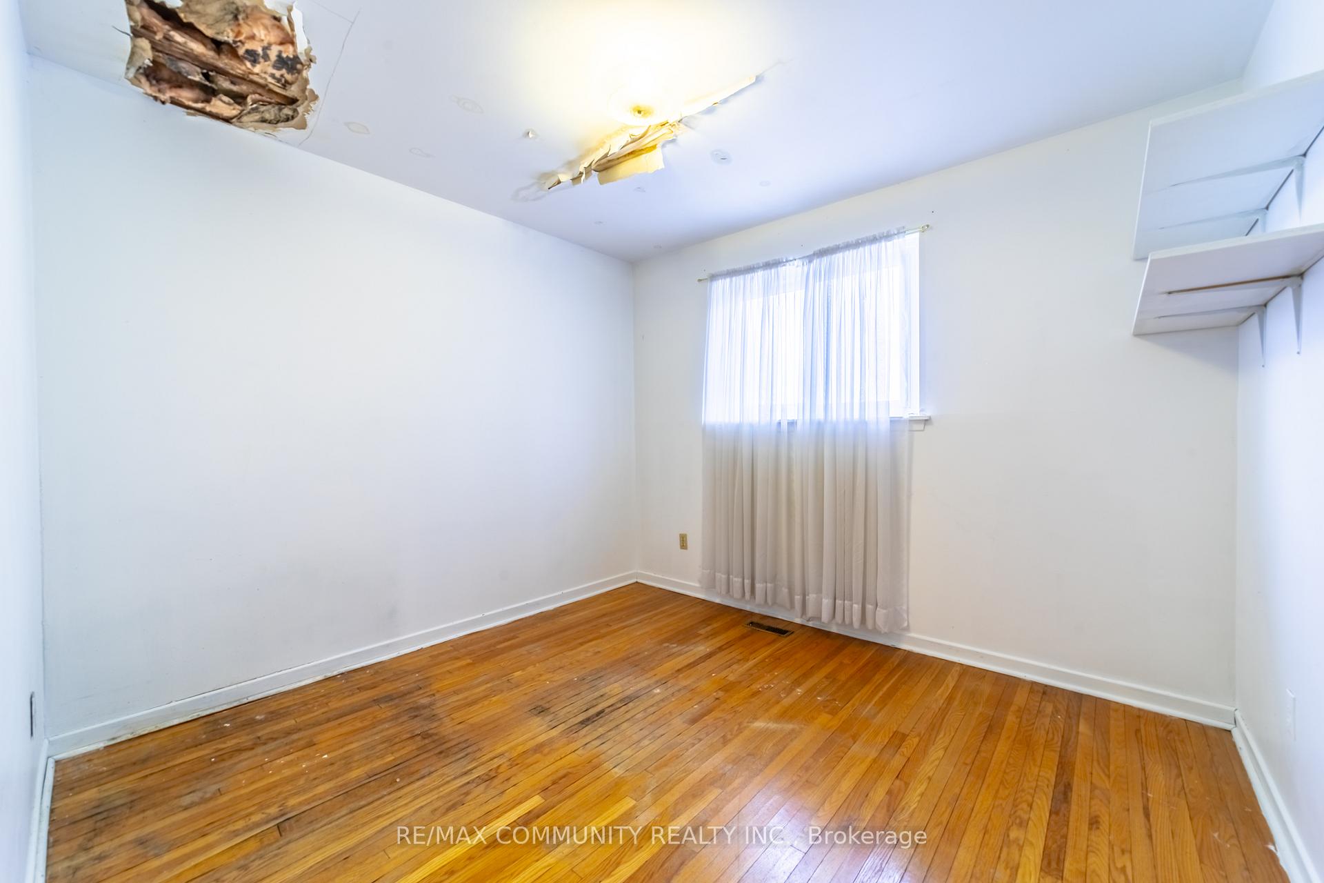 Photo 19 of 906 Marinet Crescent, Pickering, West Shore — HOMEH