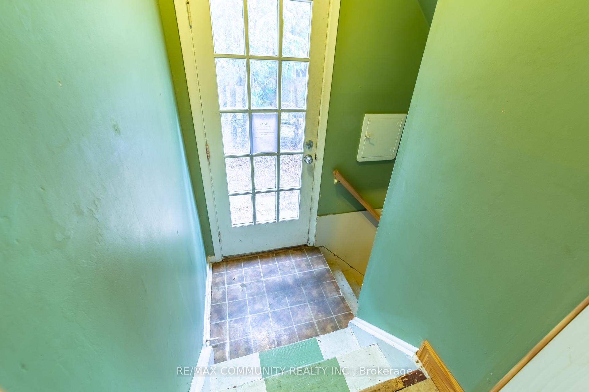 Photo 21 of 906 Marinet Crescent, Pickering, West Shore — HOMEH