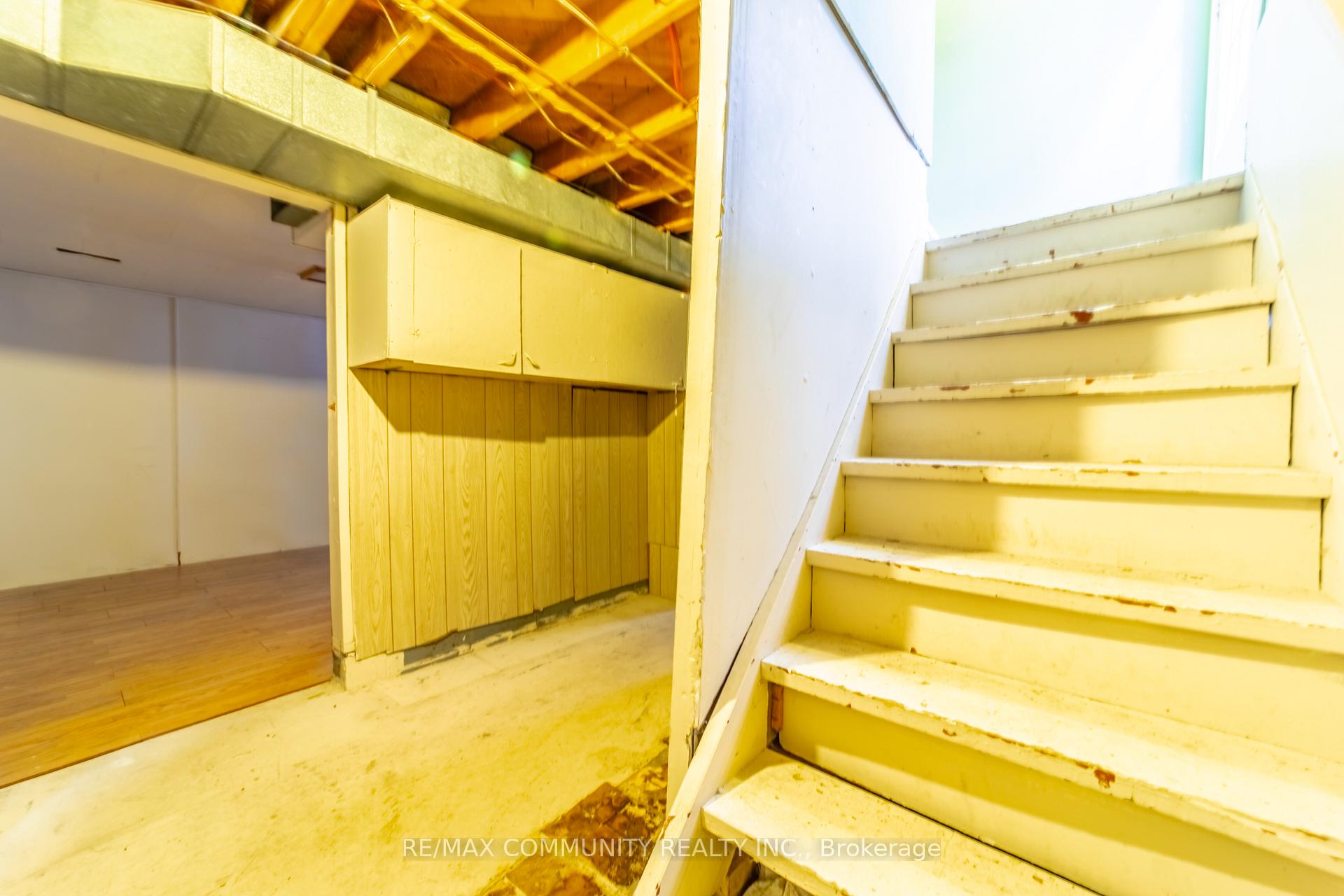Photo 22 of 906 Marinet Crescent, Pickering, West Shore — HOMEH