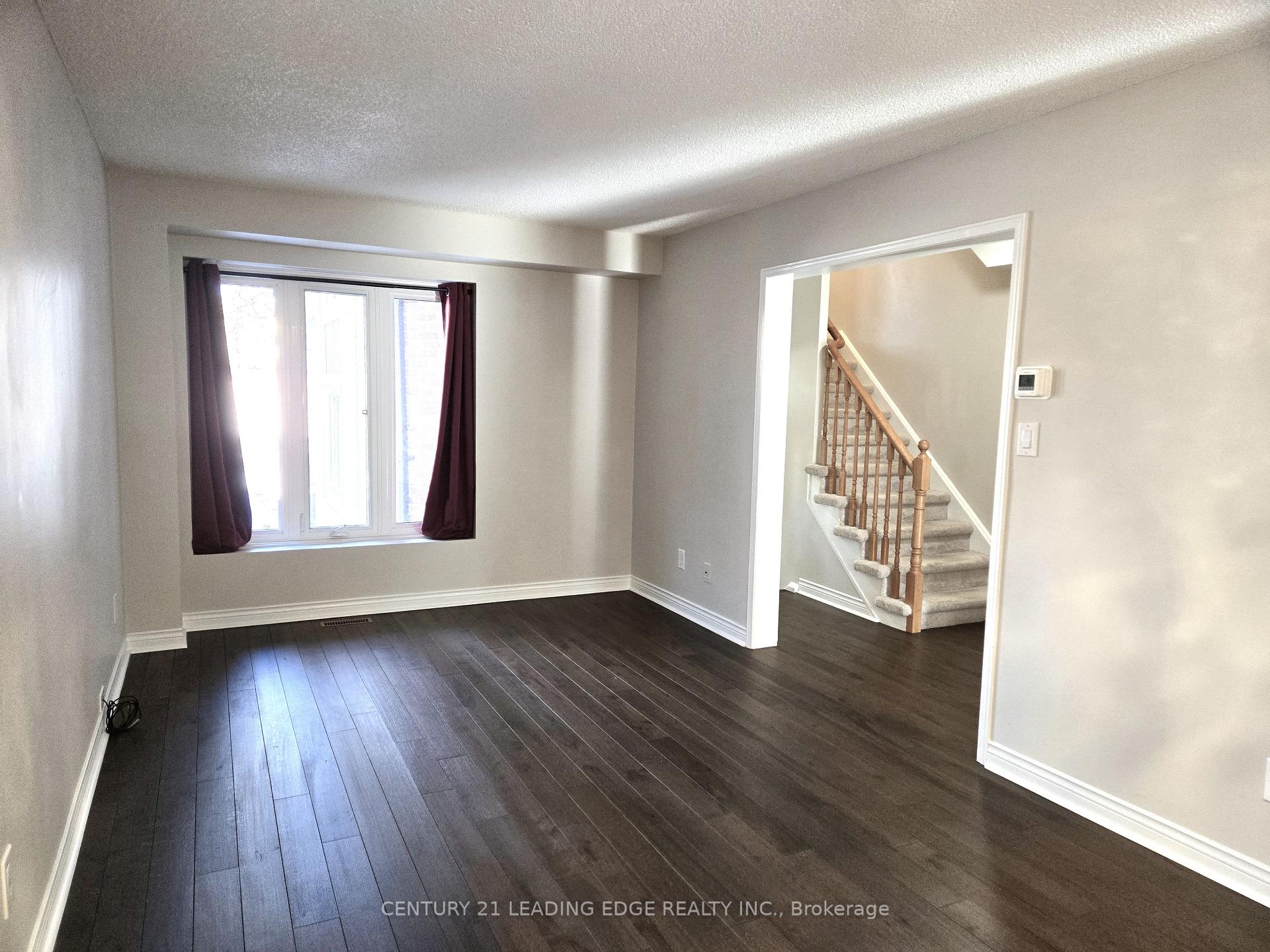 Photo 4 of 1065 Longbow Drive, Pickering, Liverpool — HOMEH