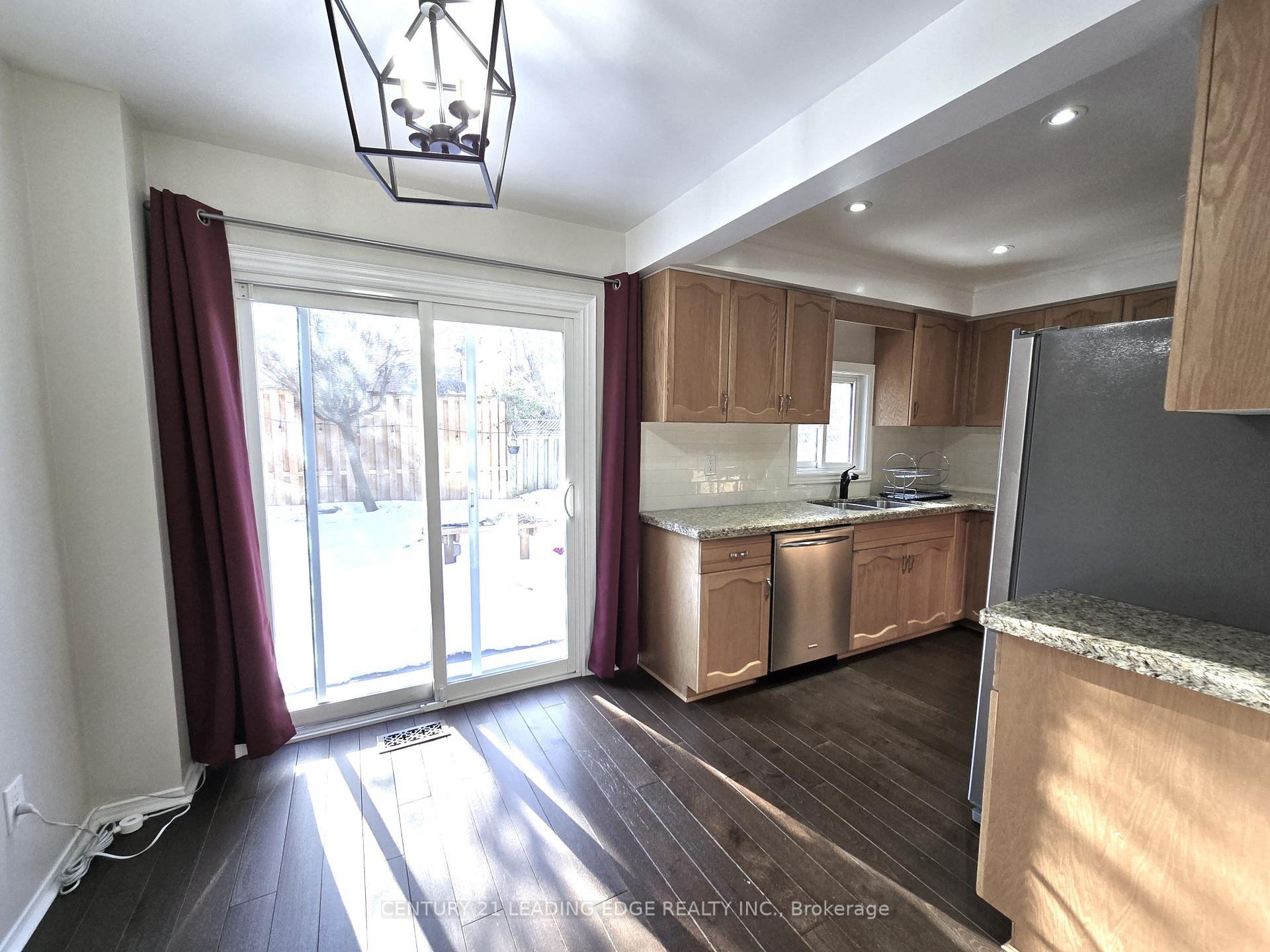 Photo 10 of 1065 Longbow Drive, Pickering, Liverpool — HOMEH