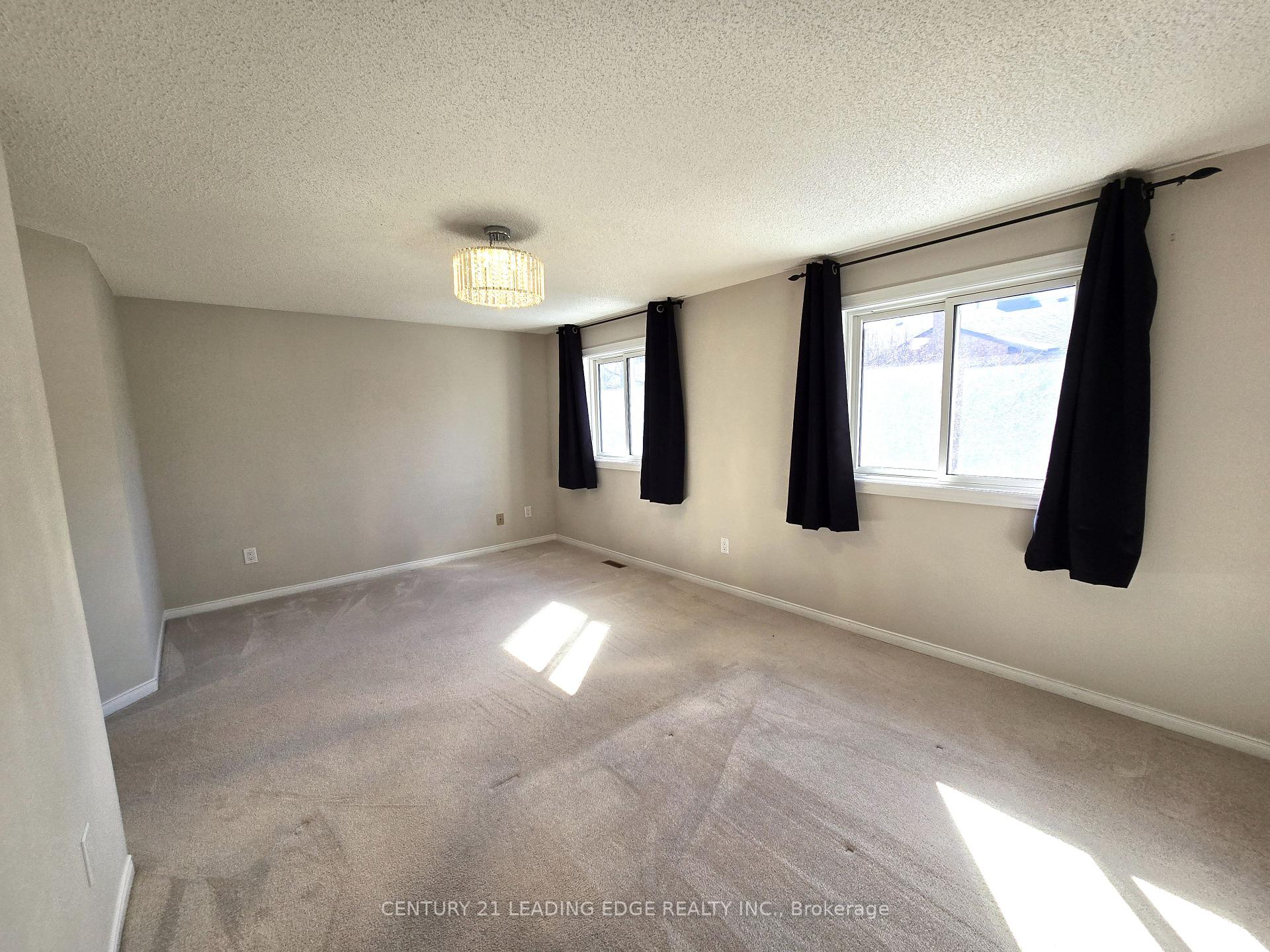 Photo 18 of 1065 Longbow Drive, Pickering, Liverpool — HOMEH