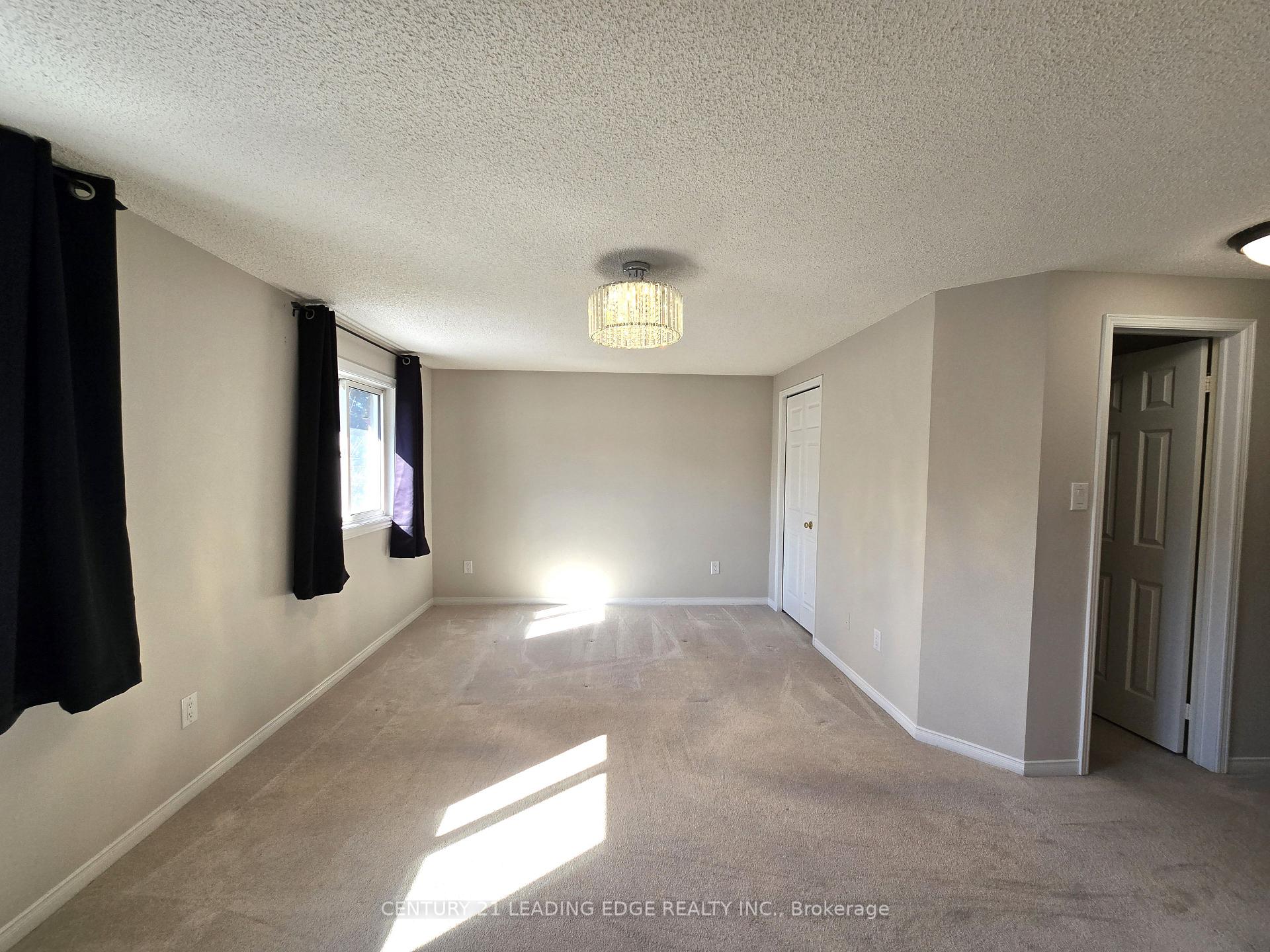 Photo 21 of 1065 Longbow Drive, Pickering, Liverpool — HOMEH