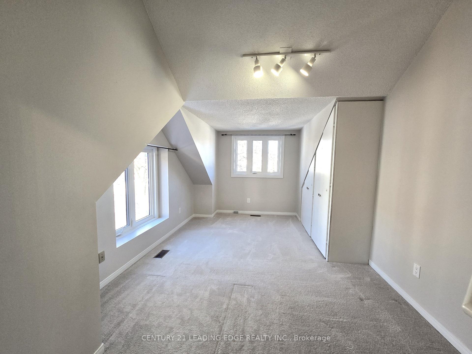 Photo 35 of 1065 Longbow Drive, Pickering, Liverpool — HOMEH