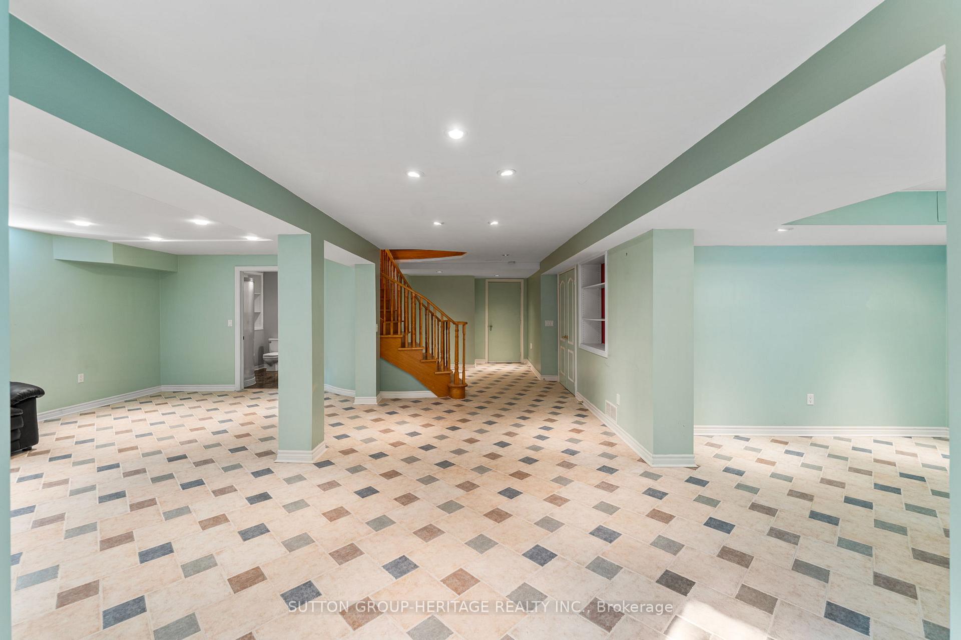 Photo 32 of 9 Mcneilage Court, Ajax, Central West — HOMEH