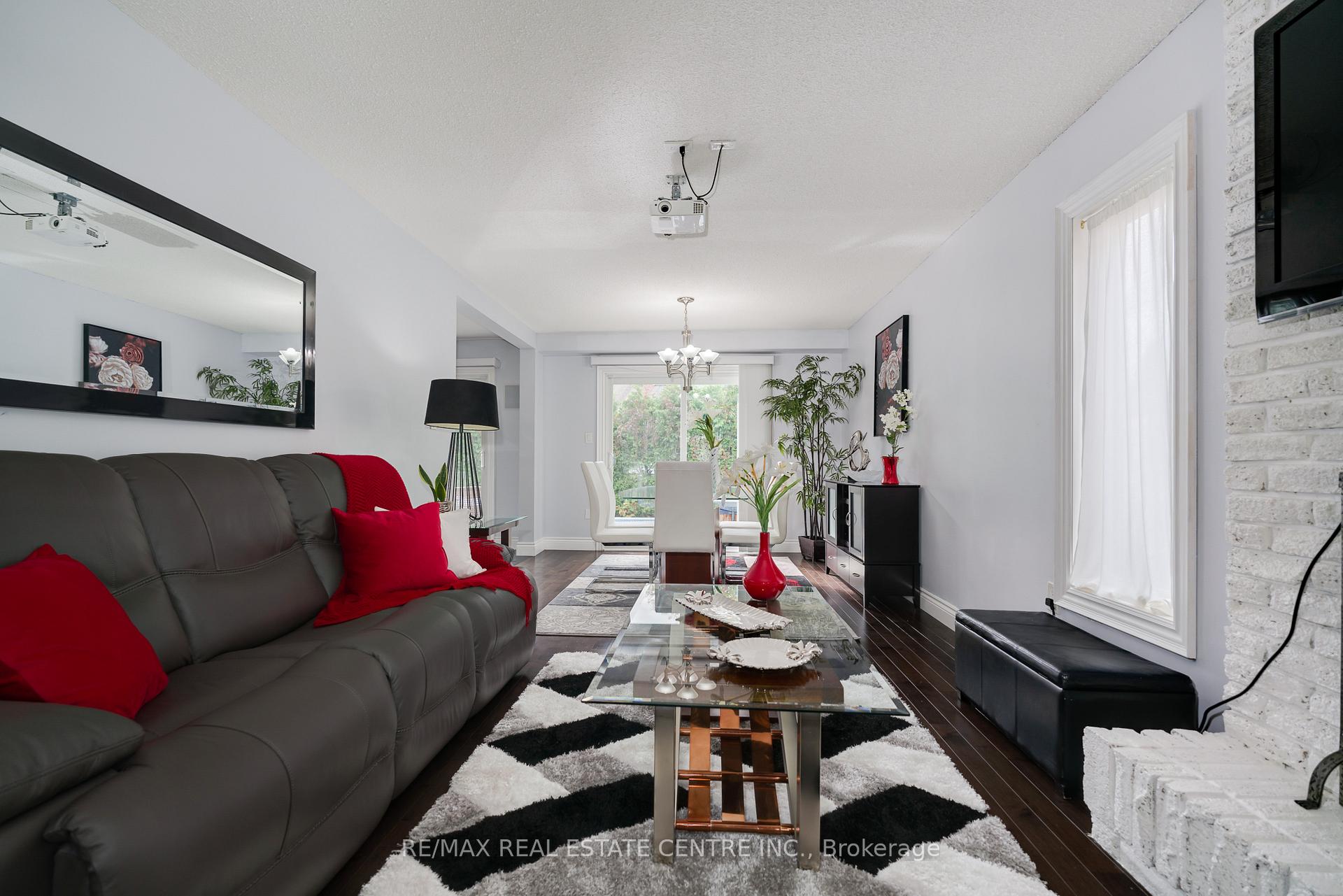 Photo 4 of Unit Cres, 1865 Malden Crescent, Pickering, Liverpool — HOMEH