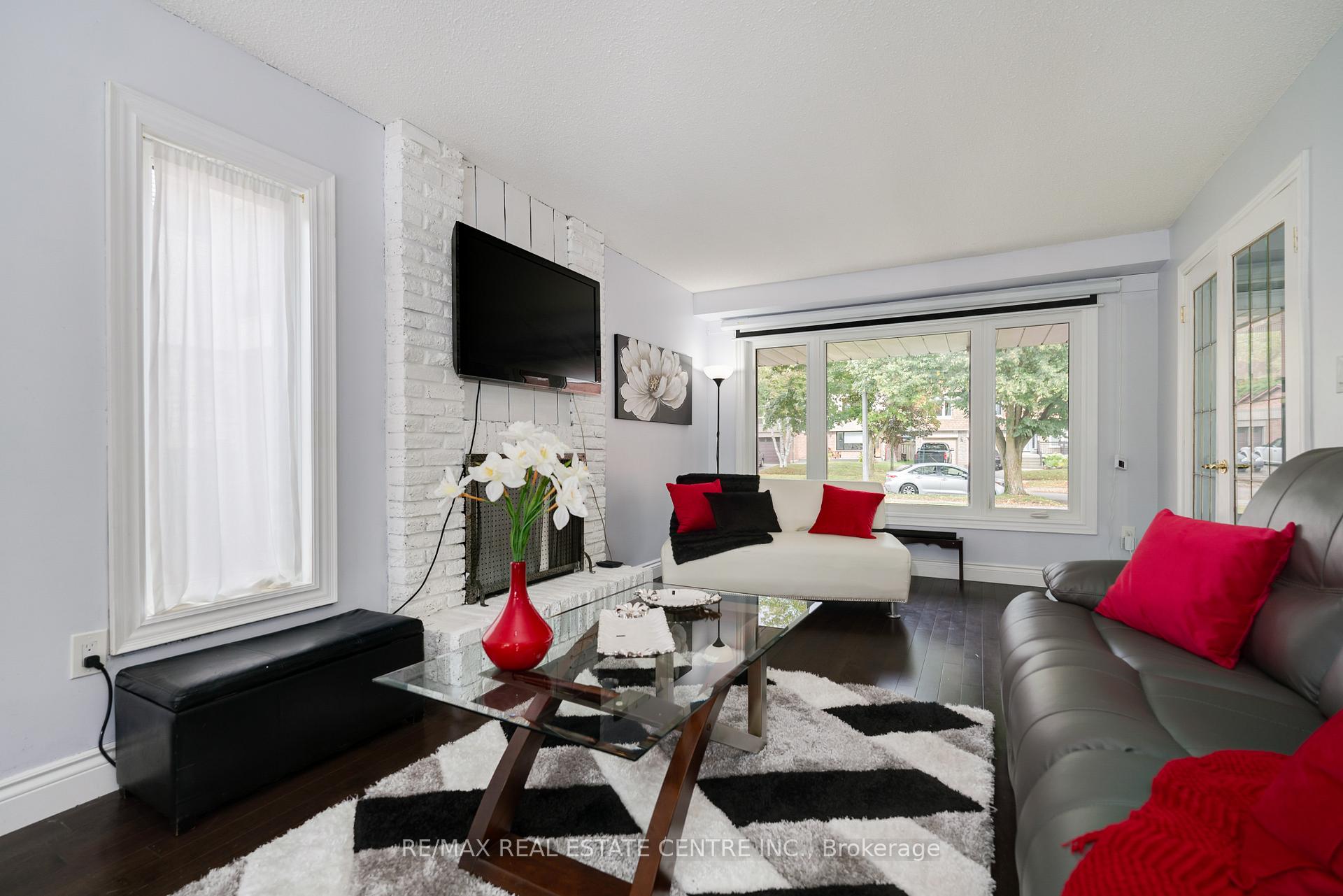 Photo 5 of Unit Cres, 1865 Malden Crescent, Pickering, Liverpool — HOMEH