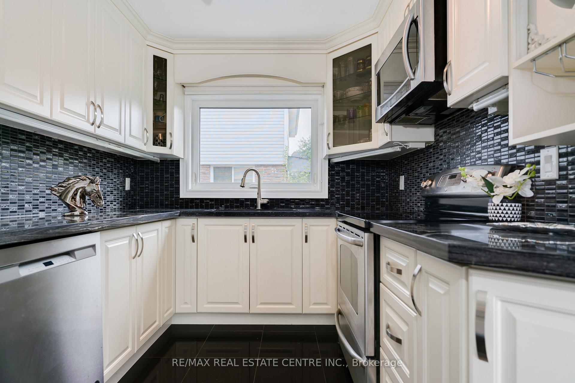 Photo 11 of Unit Cres, 1865 Malden Crescent, Pickering, Liverpool — HOMEH