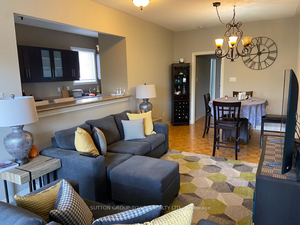 Photo 4 of 47 Ed Quigg Way, Vaughan, Sonoma Heights — HOMEH