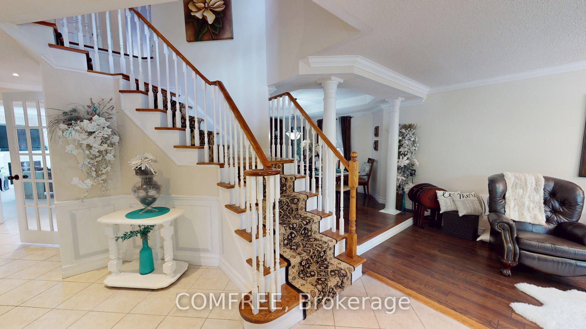 Photo 3 of 21 Mcbeth Place, Whitby, Brooklin — HOMEH