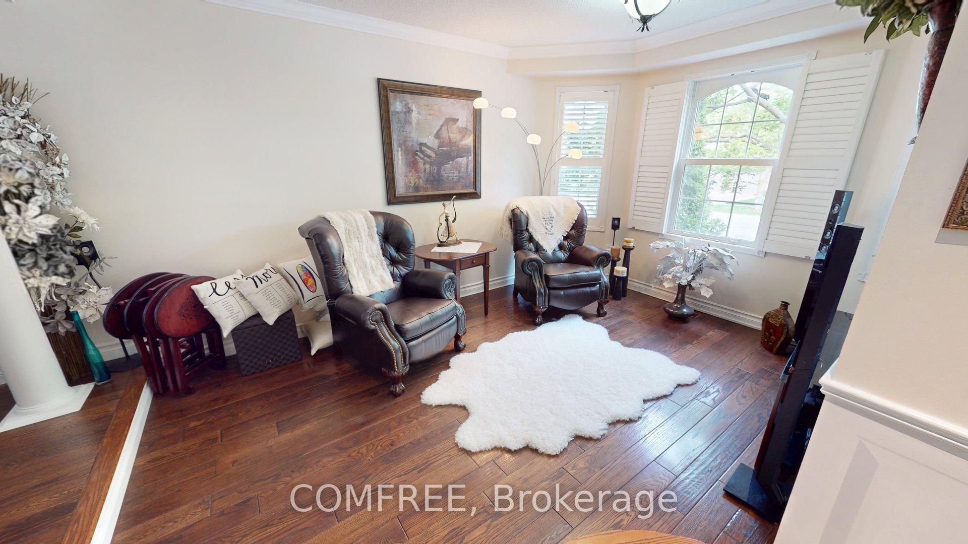 Photo 4 of 21 Mcbeth Place, Whitby, Brooklin — HOMEH