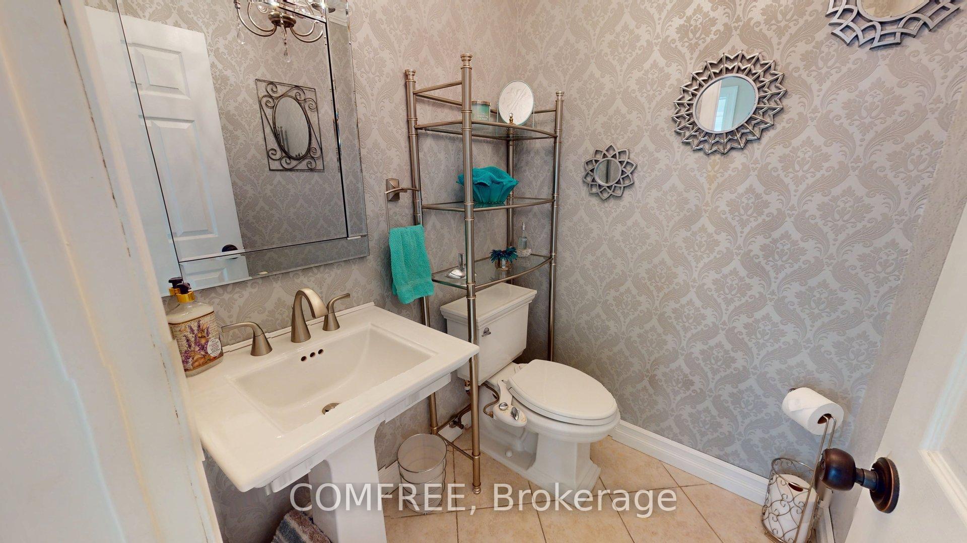 Photo 15 of 21 Mcbeth Place, Whitby, Brooklin — HOMEH