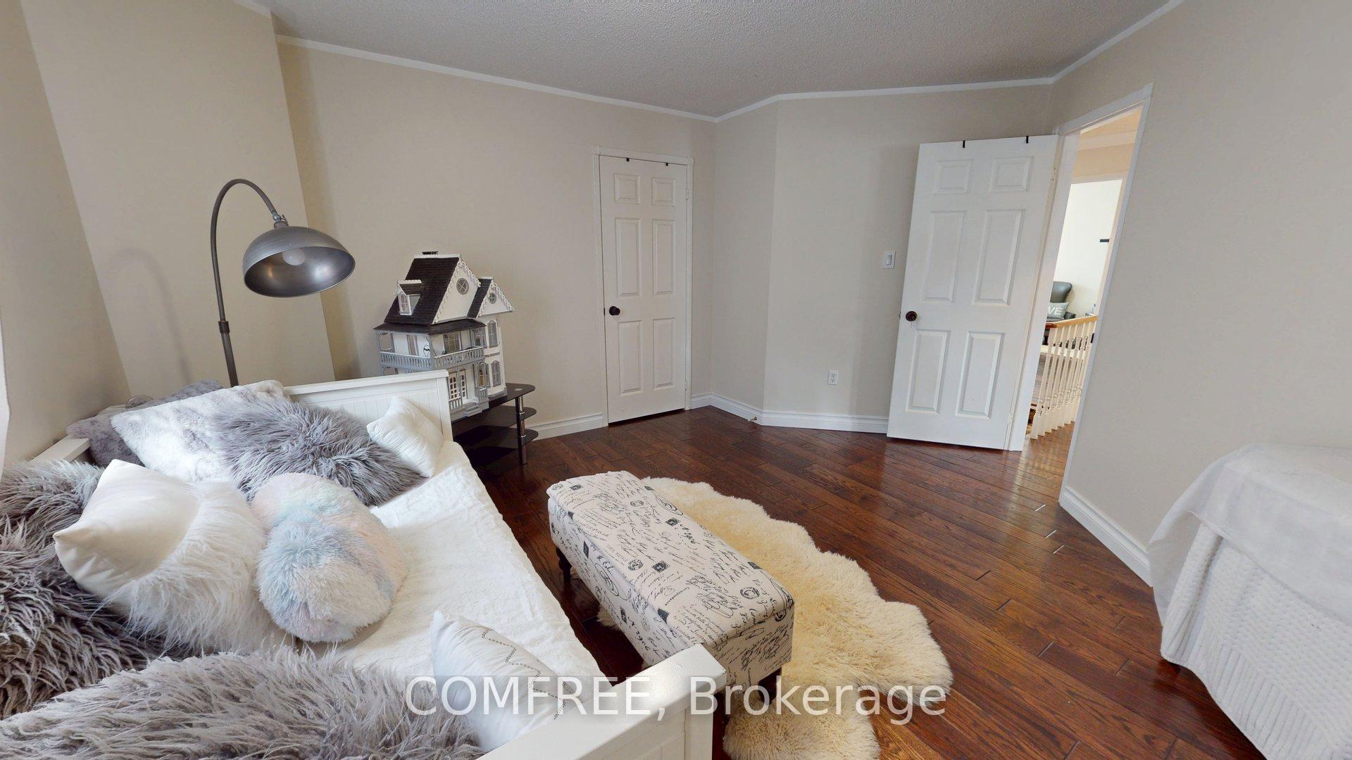 Photo 22 of 21 Mcbeth Place, Whitby, Brooklin — HOMEH