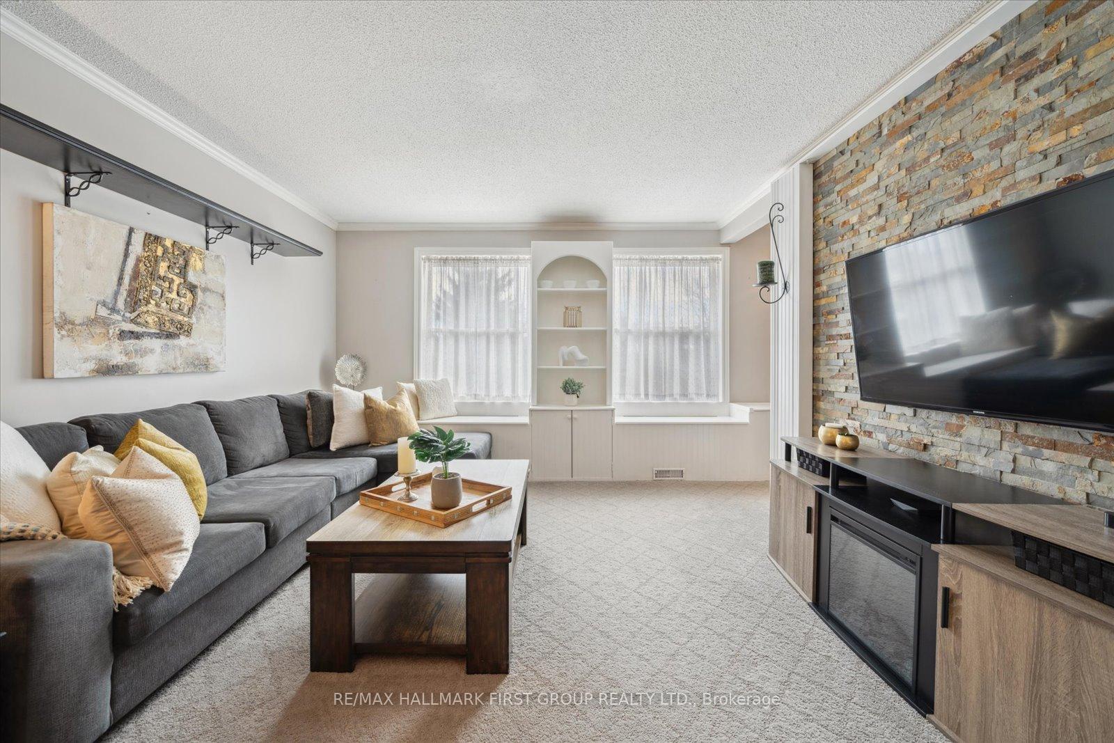 Photo 3 of 658 Chipmunk Street, Pickering, West Shore — HOMEH
