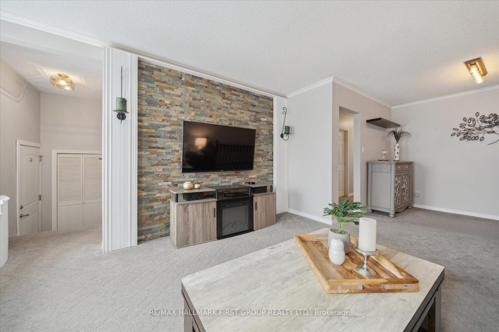 Photo 4 of 658 Chipmunk Street, Pickering, West Shore — HOMEH