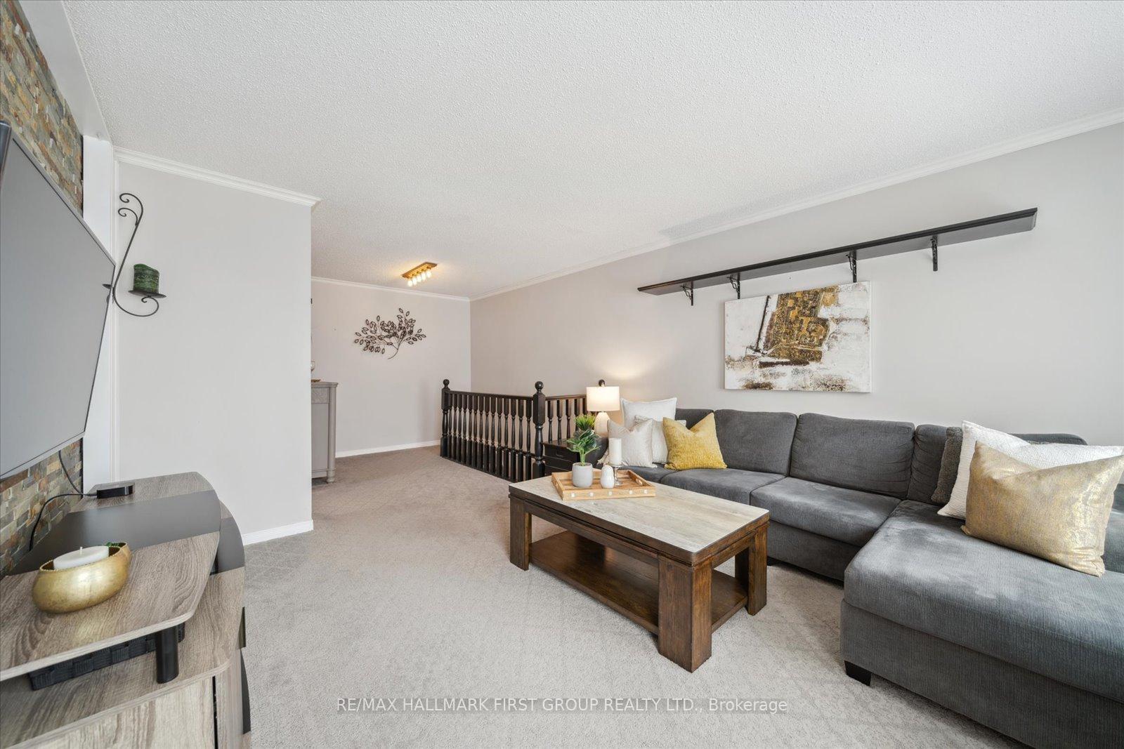 Photo 5 of 658 Chipmunk Street, Pickering, West Shore — HOMEH